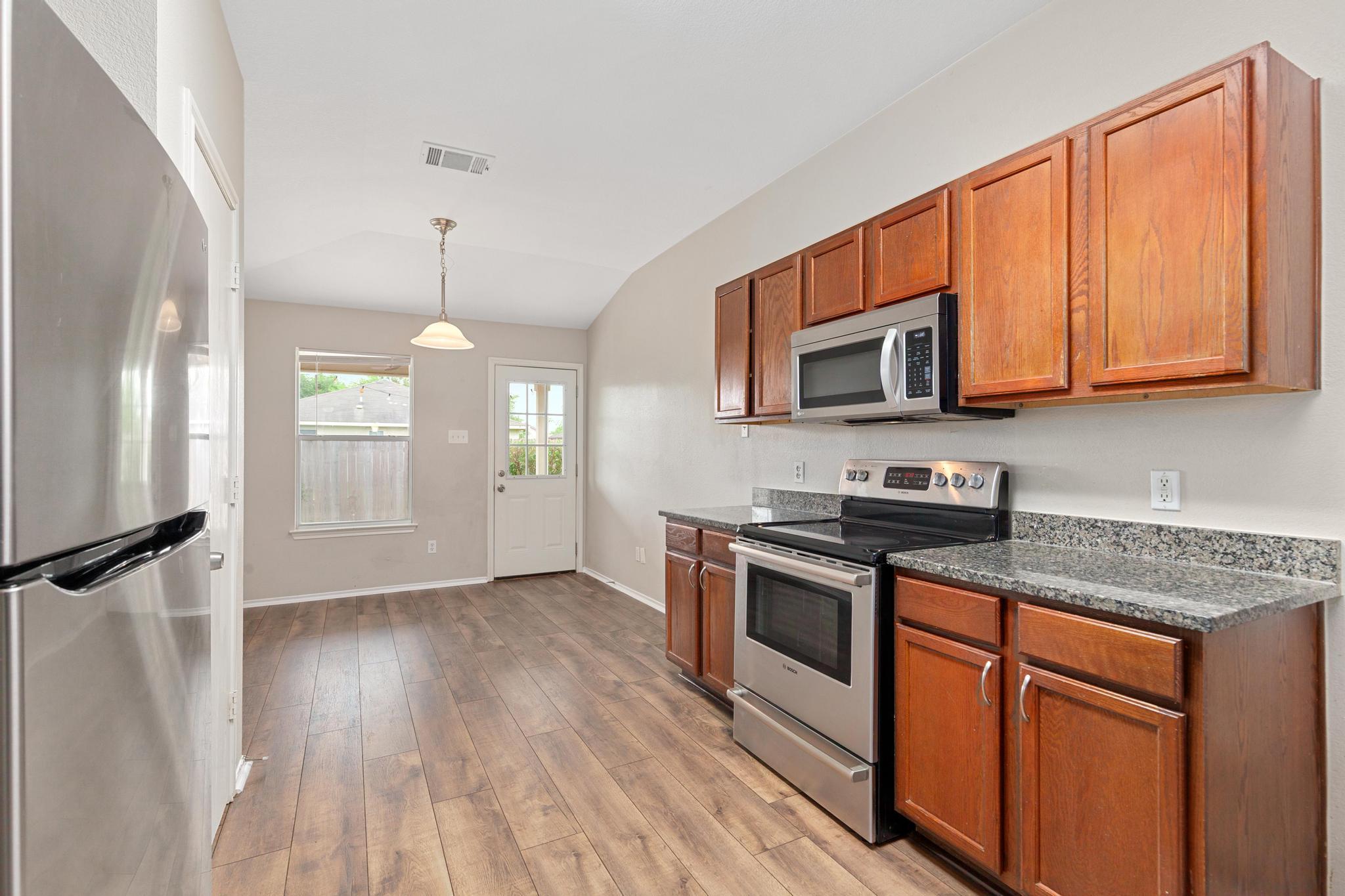 104 Paddington Way, Hutto, TX 78634