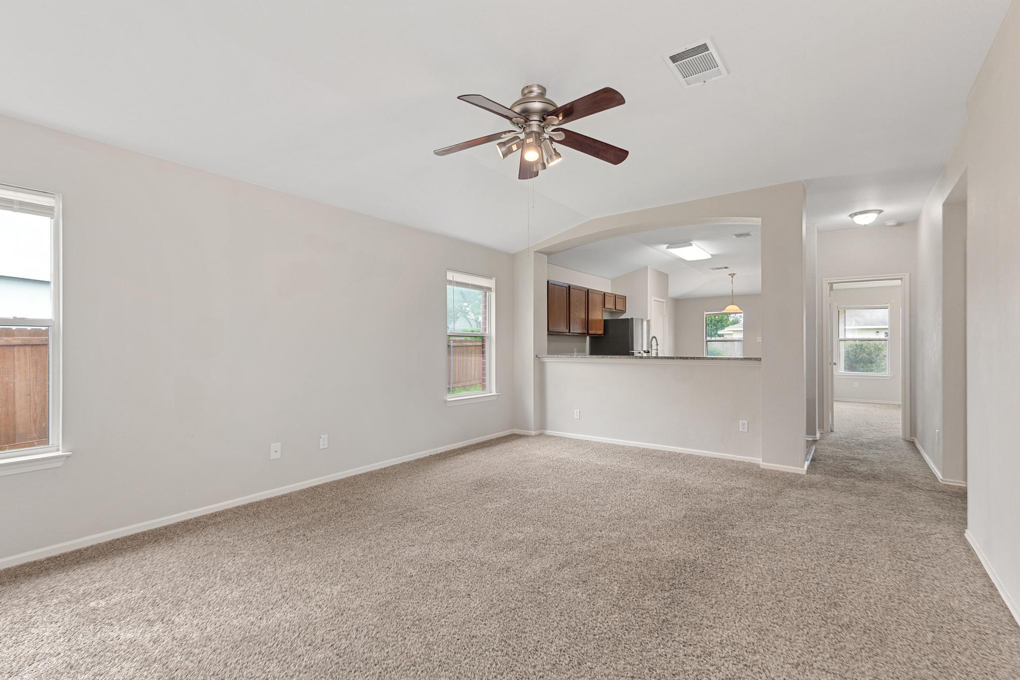 104 Paddington Way, Hutto, TX 78634