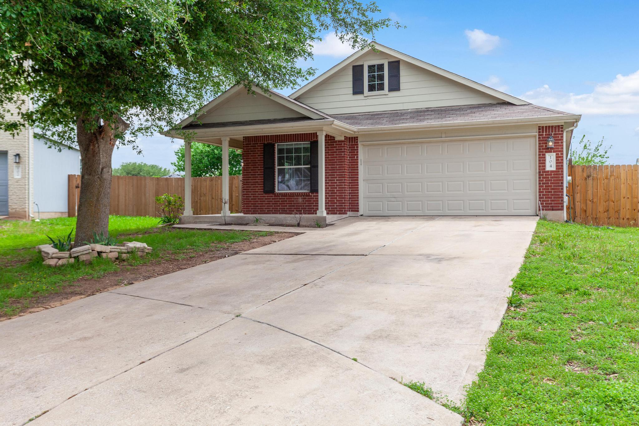 104 Paddington Way, Hutto, TX 78634