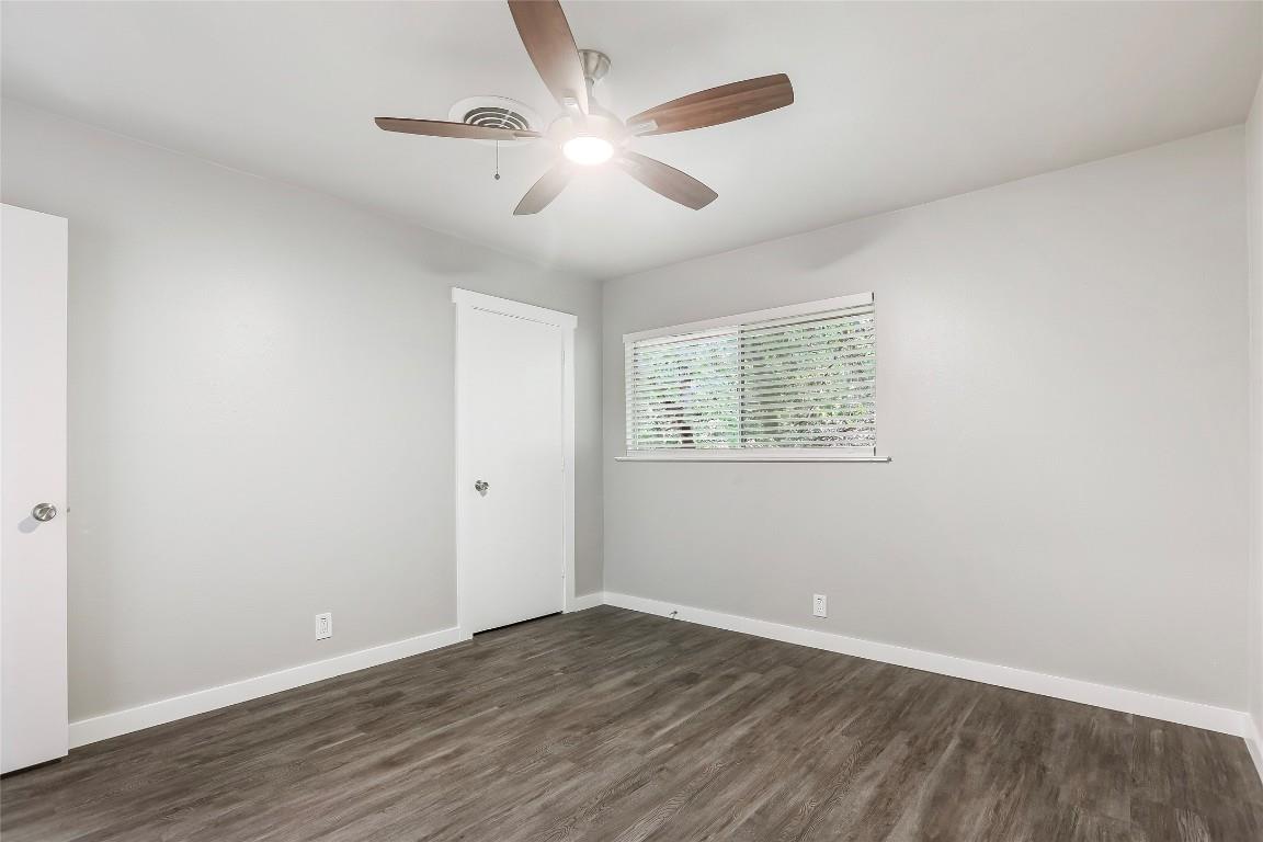 5330 Balcones Dr # B, Austin, TX 78731