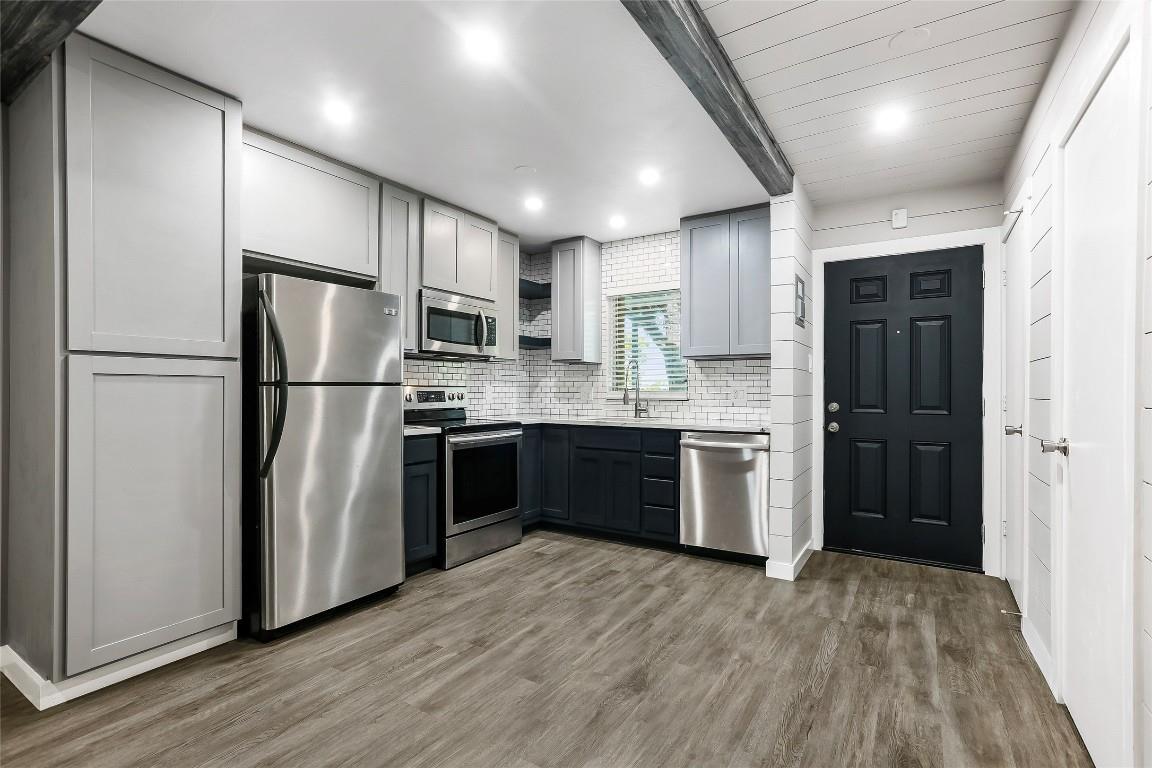 5330 Balcones Dr # B, Austin, TX 78731