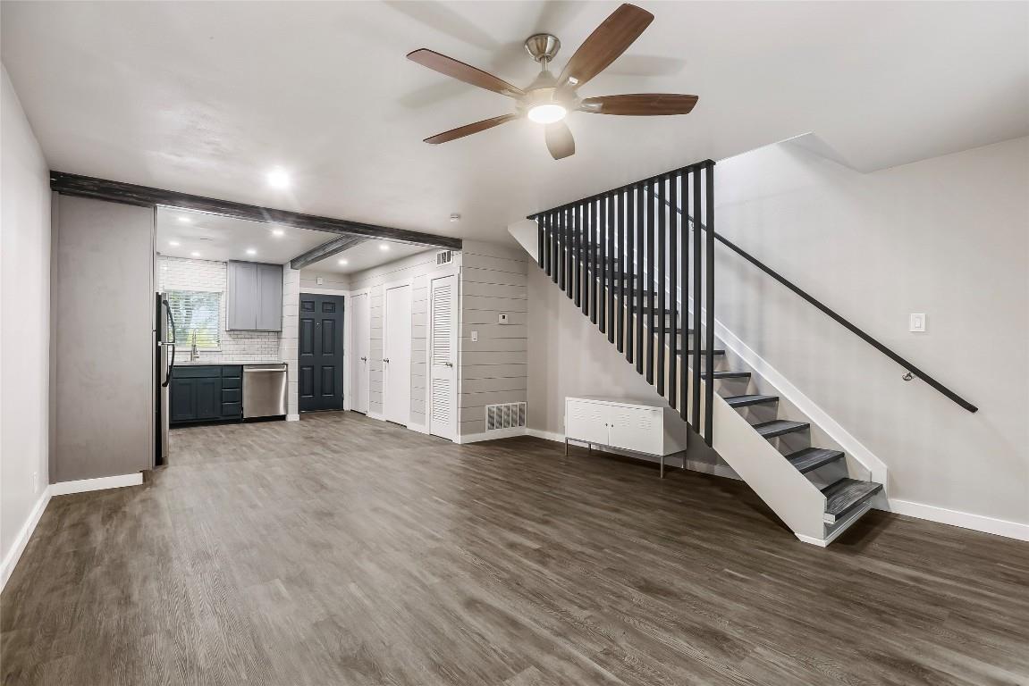 5330 Balcones Dr # B, Austin, TX 78731