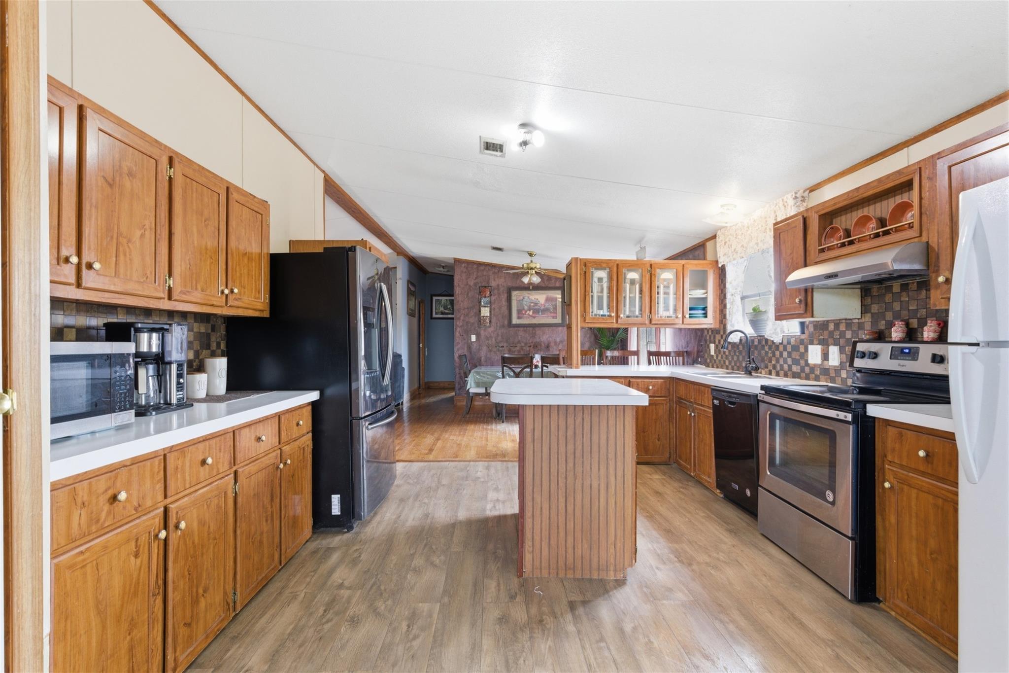 1150 Walter Hoffman Rd, Cedar Creek, TX 78612