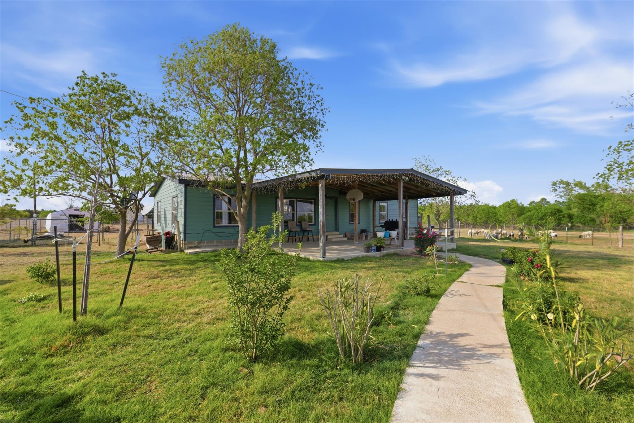 1150 Walter Hoffman Rd, Cedar Creek, TX 78612