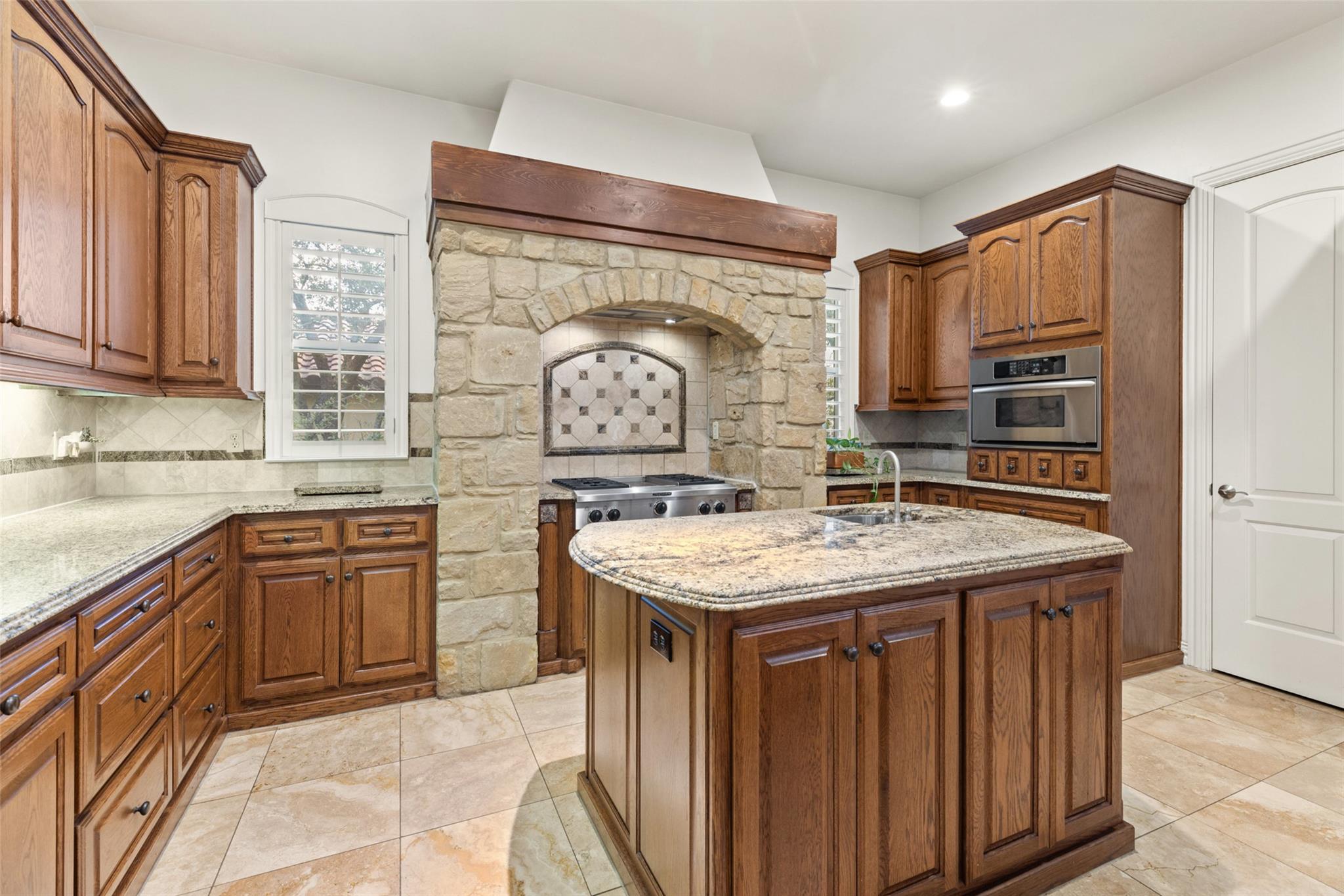 101 Lakeway Hills Cv, Lakeway, TX 78734