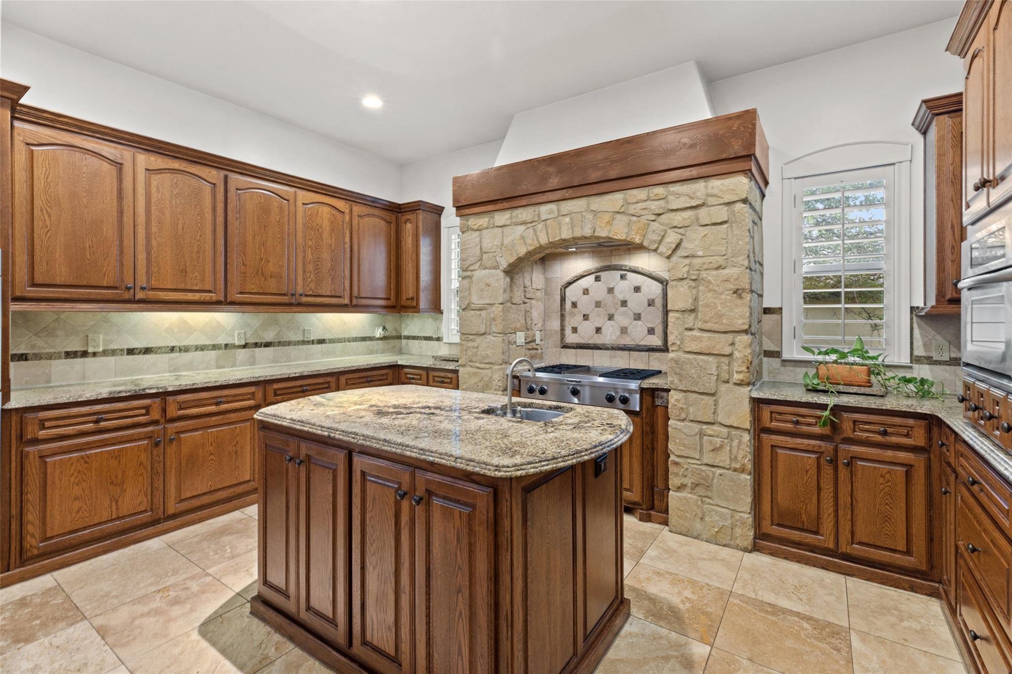 101 Lakeway Hills Cv, Lakeway, TX 78734