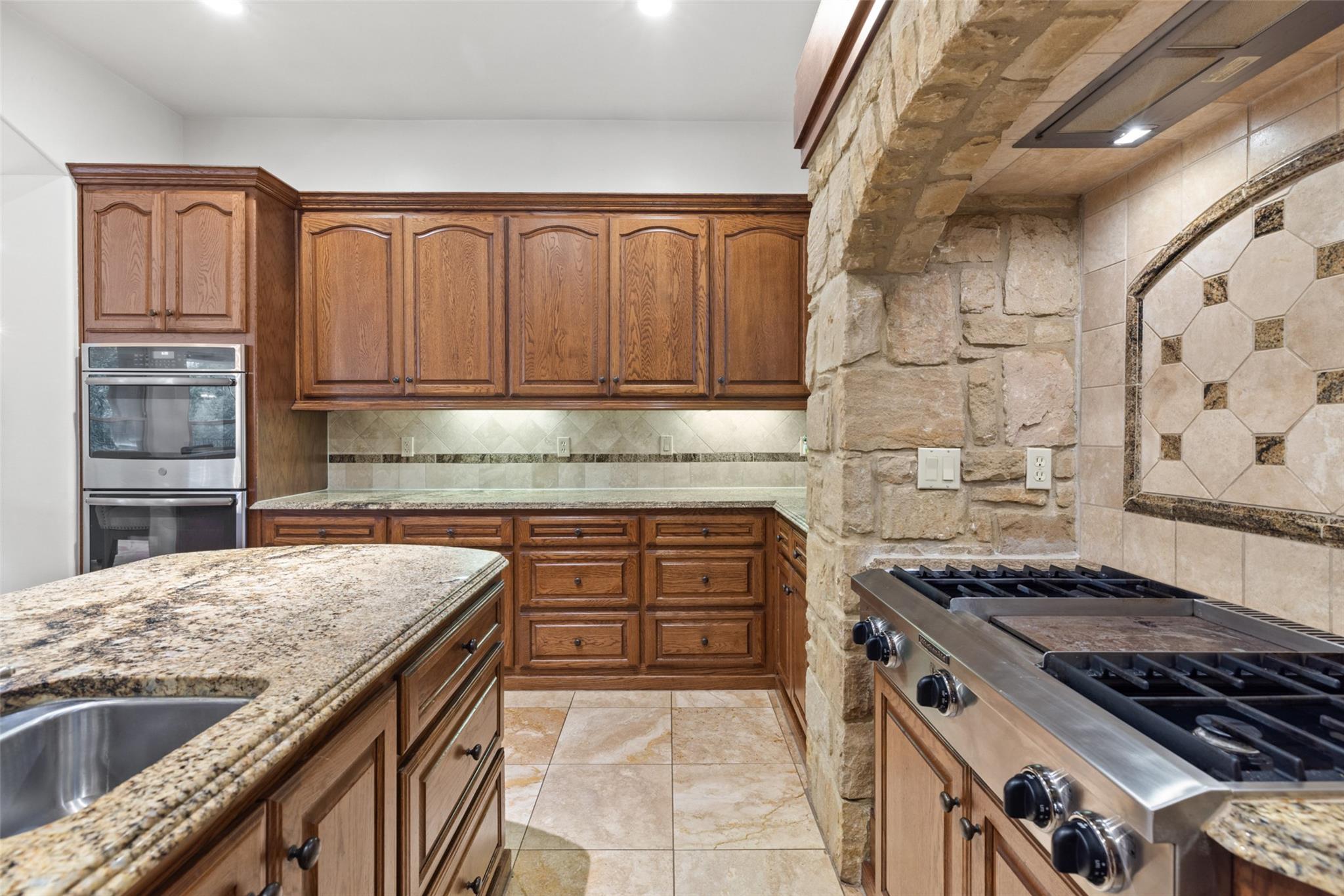 101 Lakeway Hills Cv, Lakeway, TX 78734