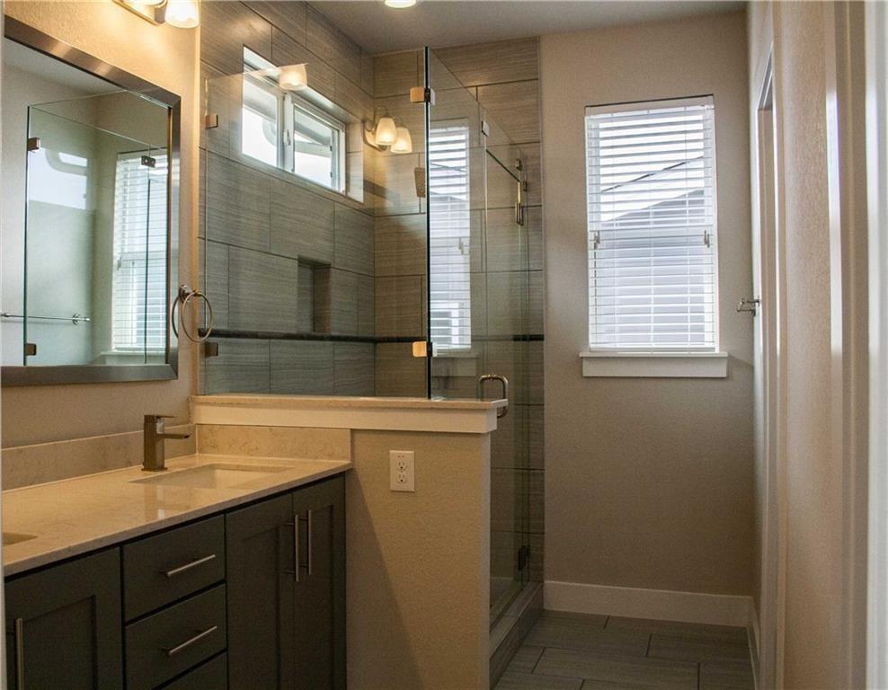 1013 Banyon St, Austin, TX 78757