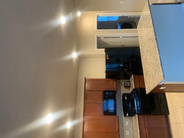 118 Eagle Lake Dr, Hutto, TX 78634
