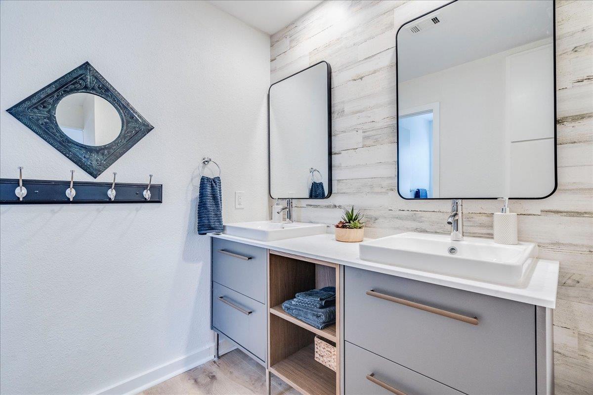 101 Island Dr # A, Horseshoe Bay, TX 78657