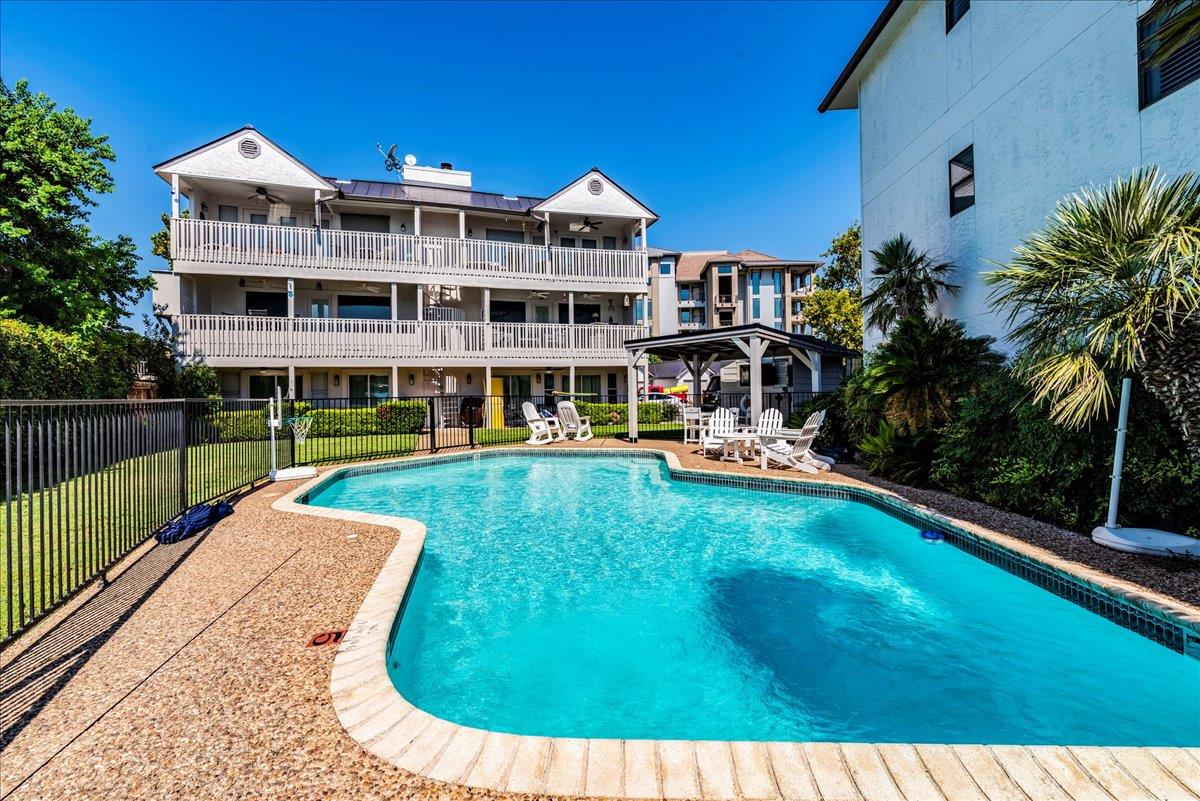 101 Island Dr # A, Horseshoe Bay, TX 78657