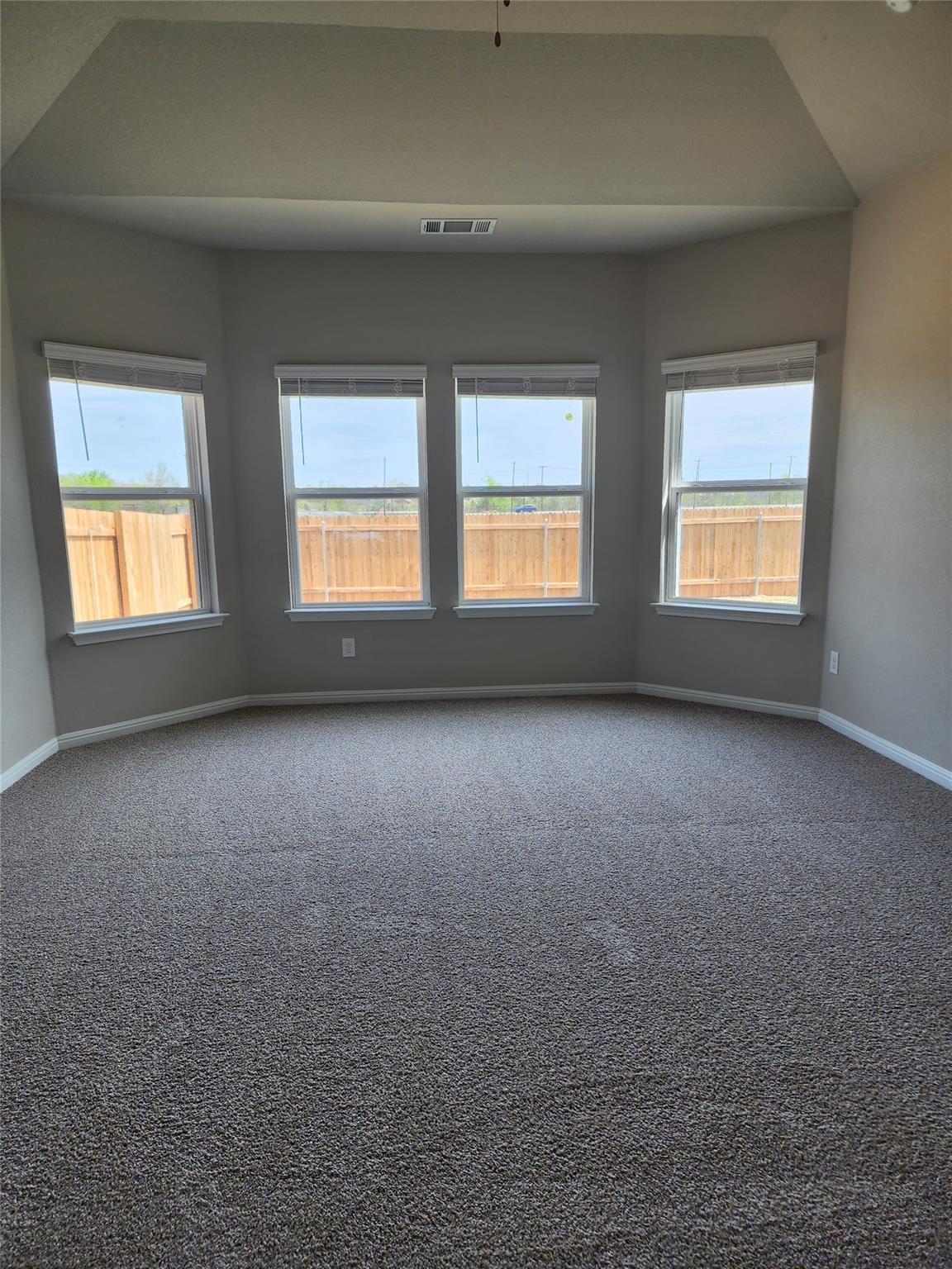 120 Greenspire Ln, Hutto, TX 78634