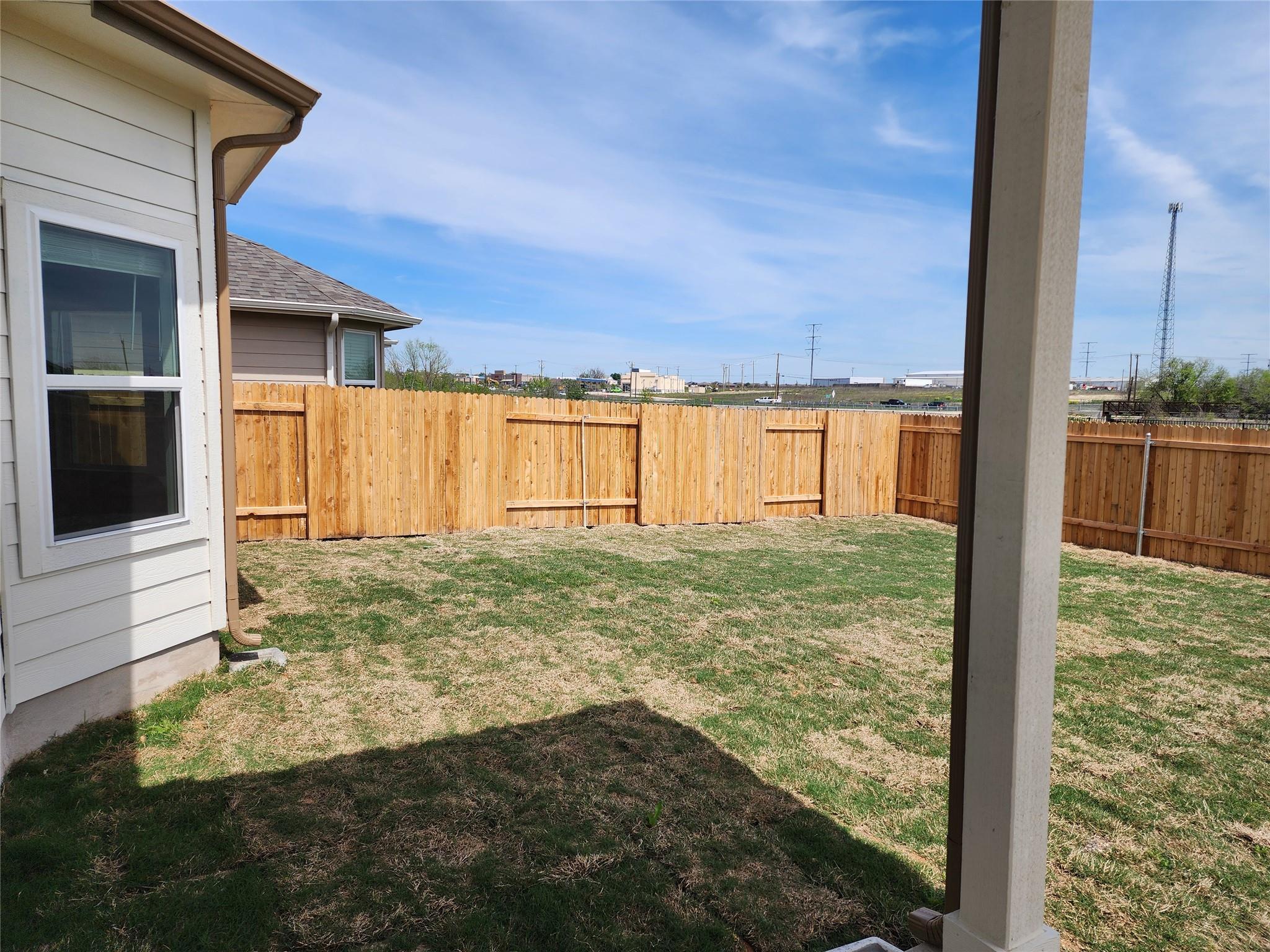 120 Greenspire Ln, Hutto, TX 78634