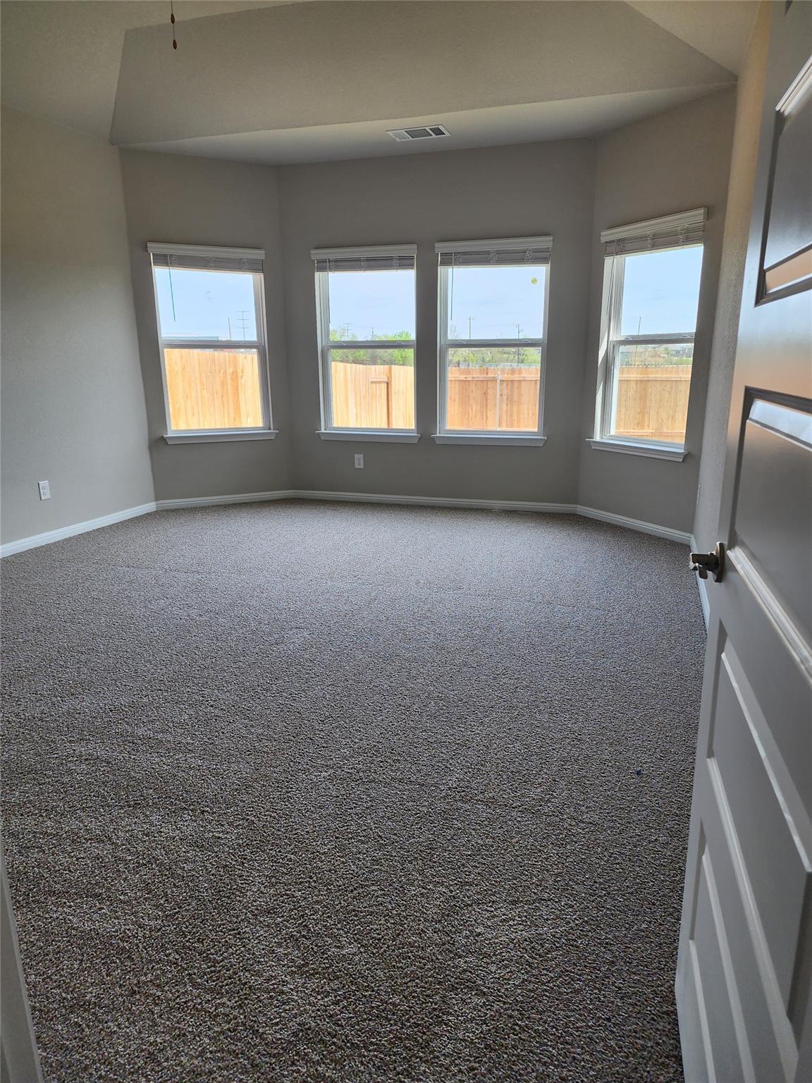 120 Greenspire Ln, Hutto, TX 78634