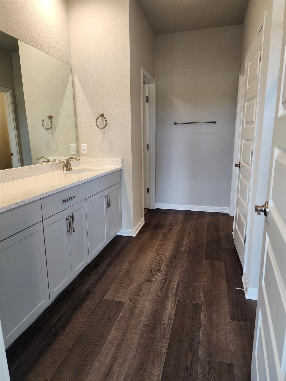 120 Greenspire Ln, Hutto, TX 78634