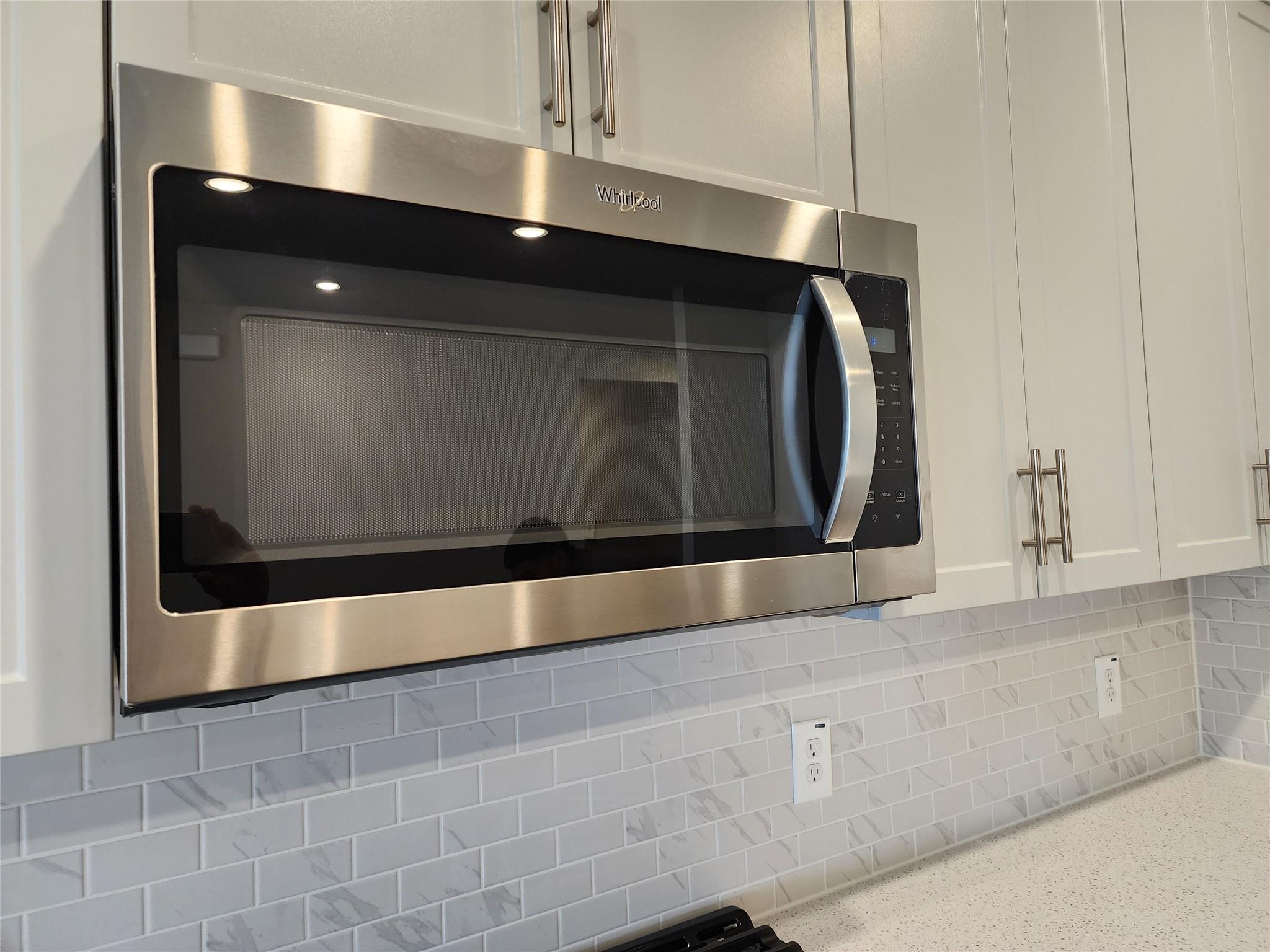 120 Greenspire Ln, Hutto, TX 78634