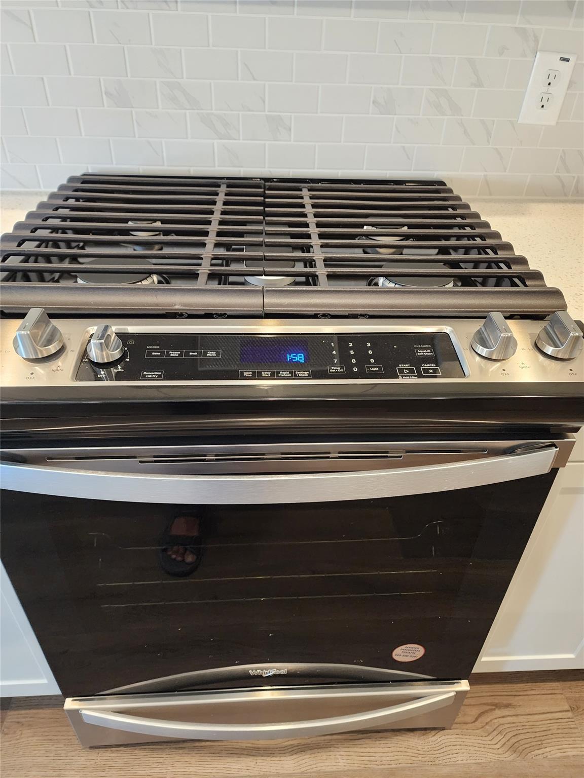 120 Greenspire Ln, Hutto, TX 78634