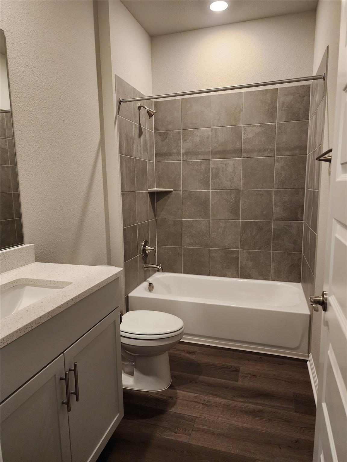 120 Greenspire Ln, Hutto, TX 78634