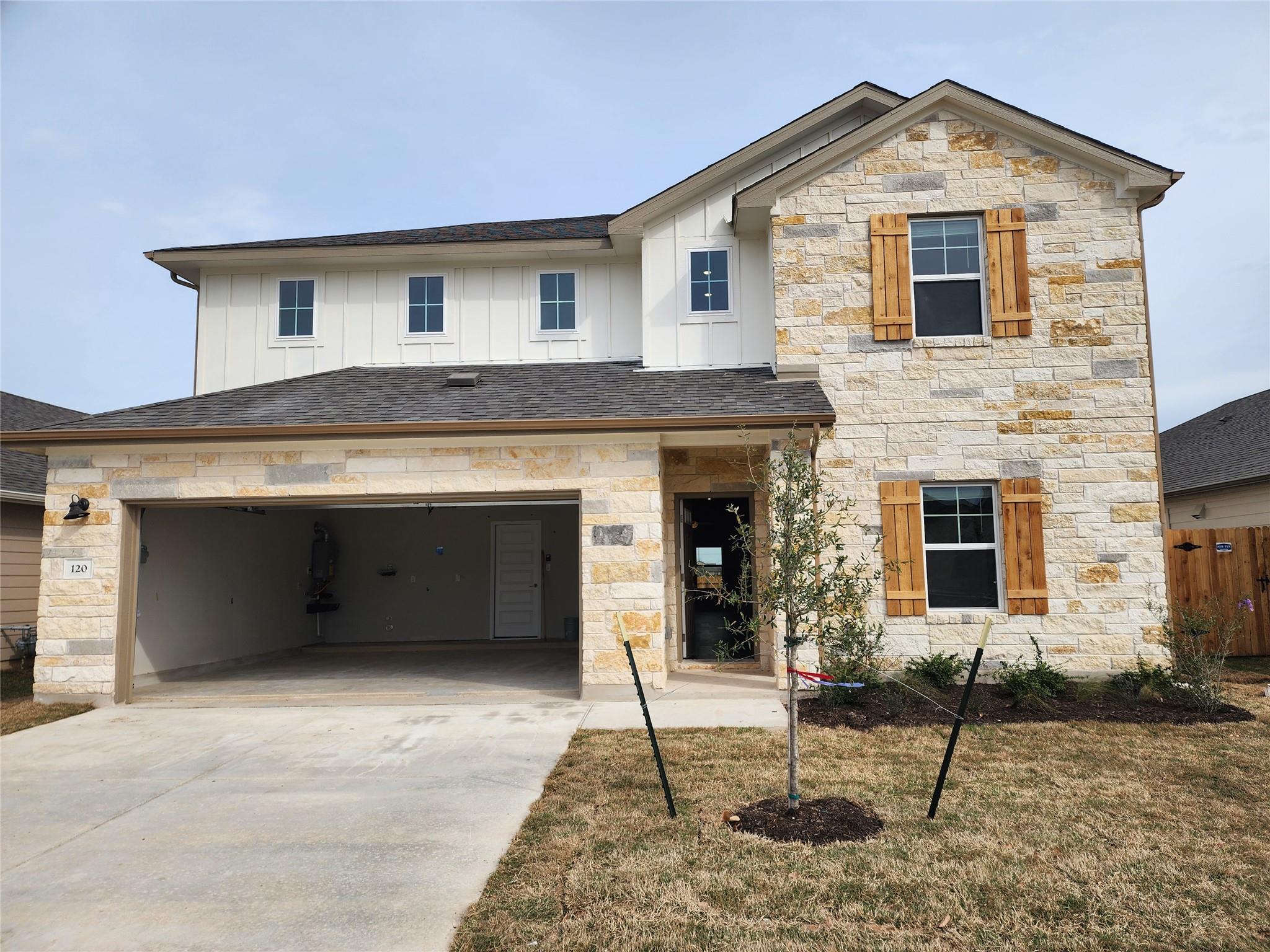 120 Greenspire Ln, Hutto, TX 78634