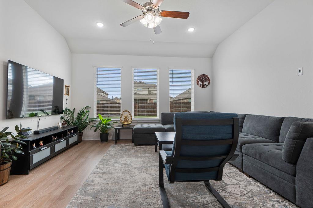 1813 Crow Hop Vw, Leander, TX 78641