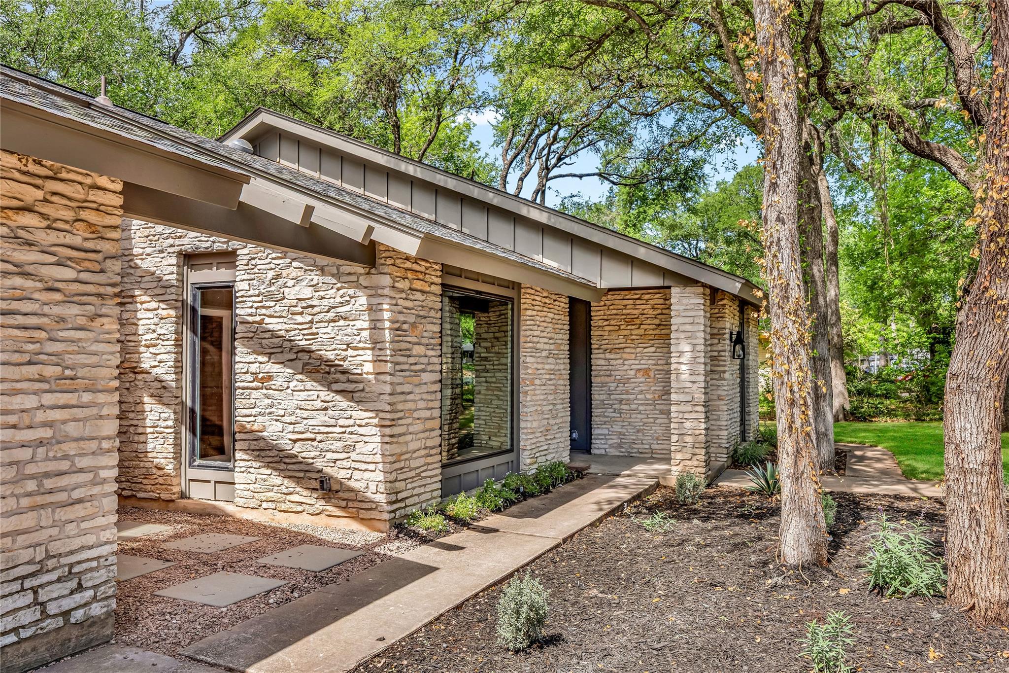 2501 Crownspoint Dr, Austin, TX 78748