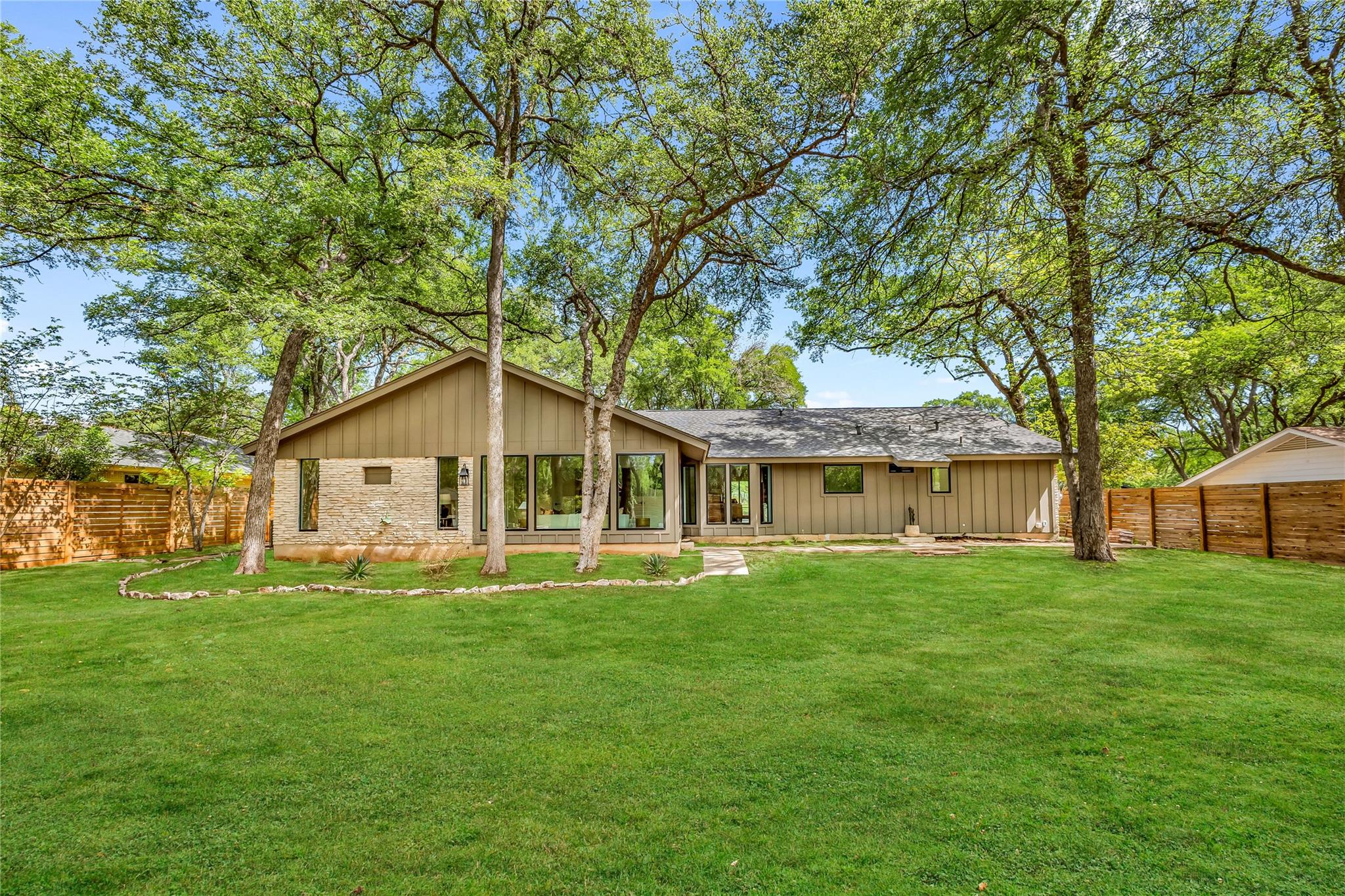 2501 Crownspoint Dr, Austin, TX 78748