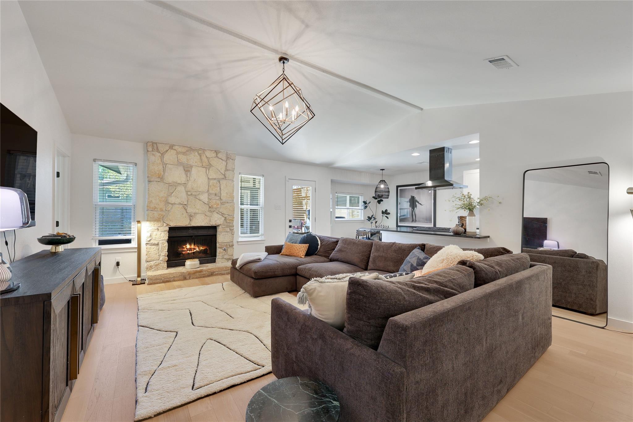 7902 Copano Dr, Austin, TX 78749