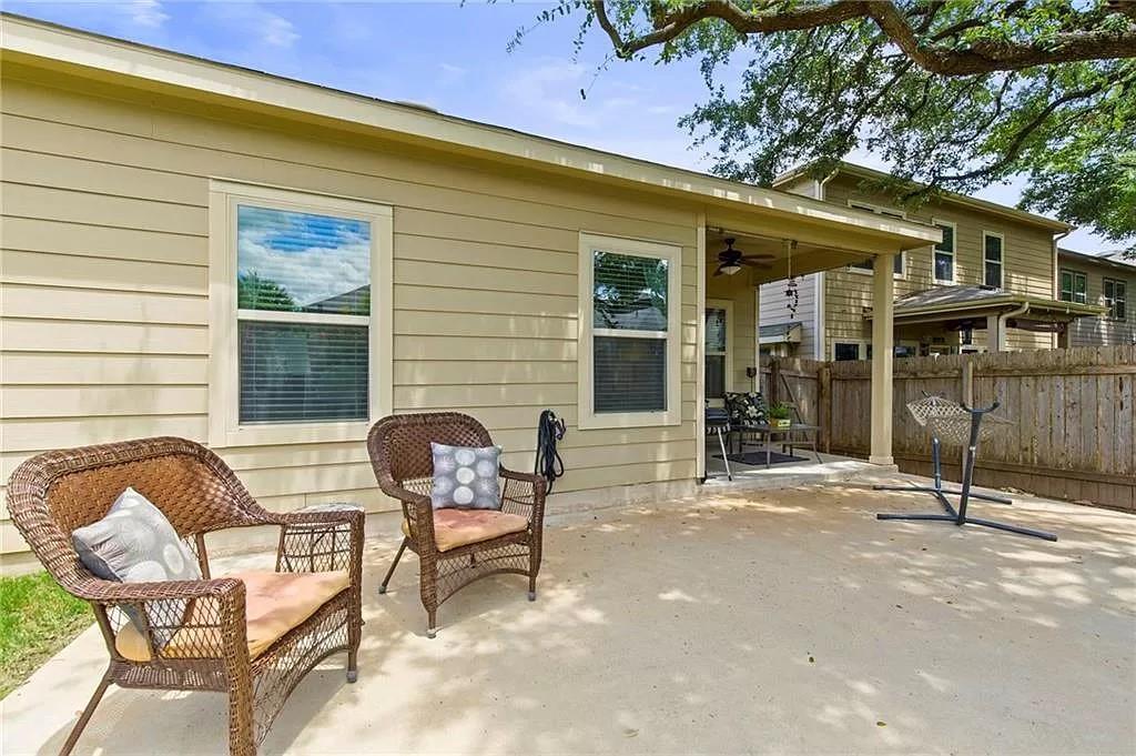 156 Golden Eagle Ln, Leander, TX 78641