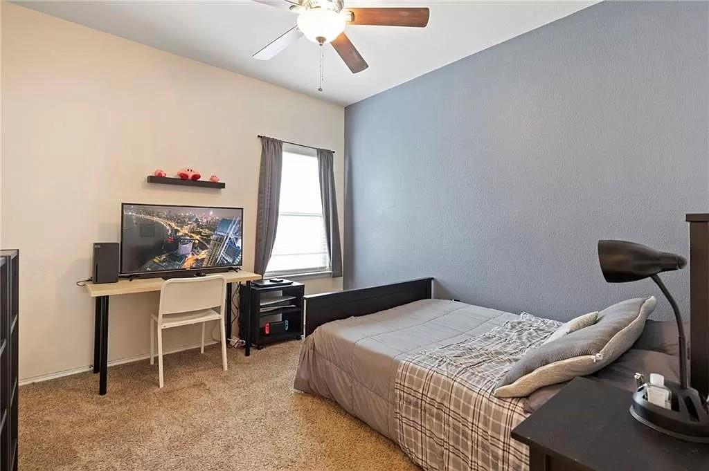 156 Golden Eagle Ln, Leander, TX 78641