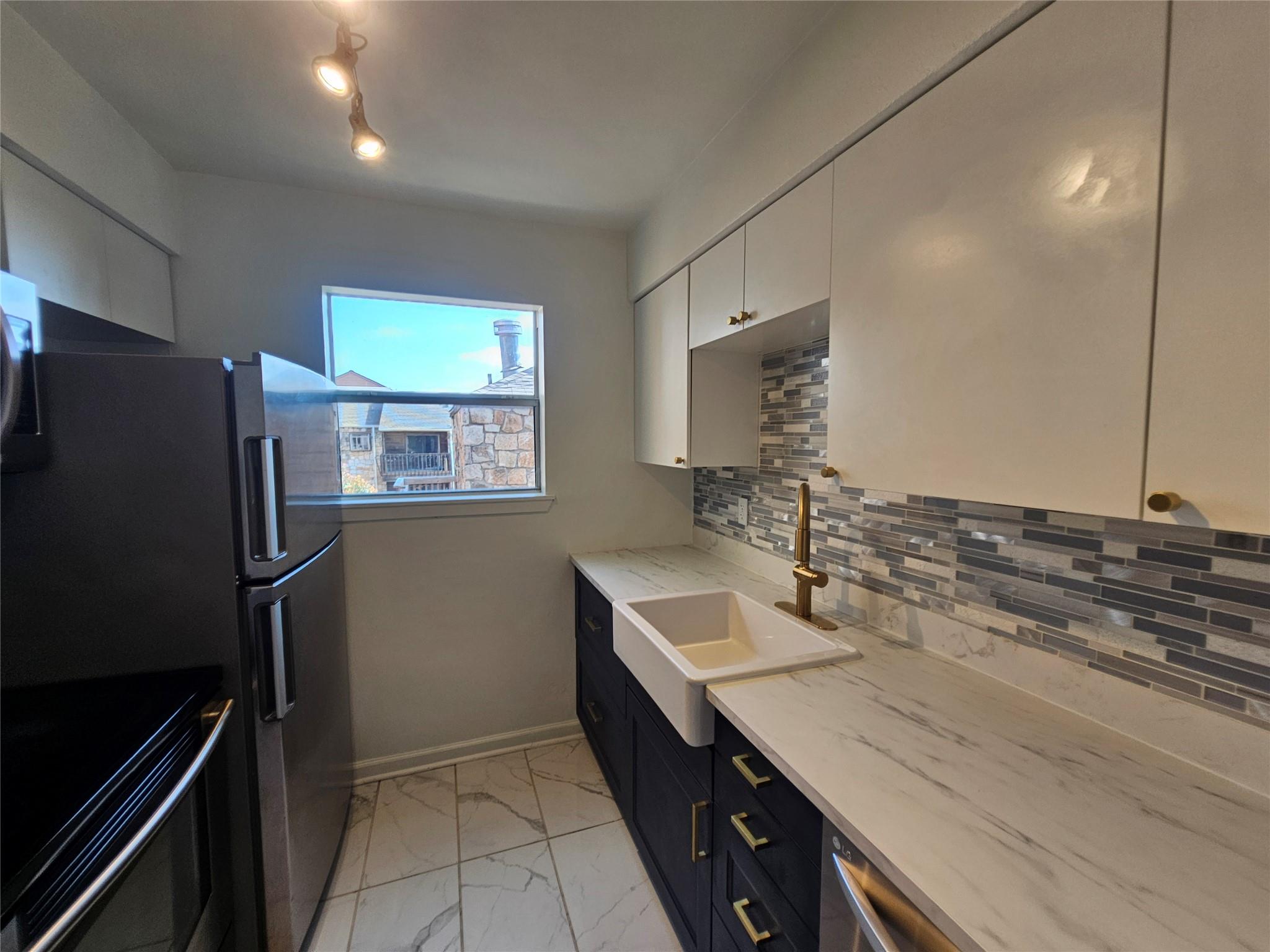 6903 Deatonhill Dr # 2, Austin, TX 78745