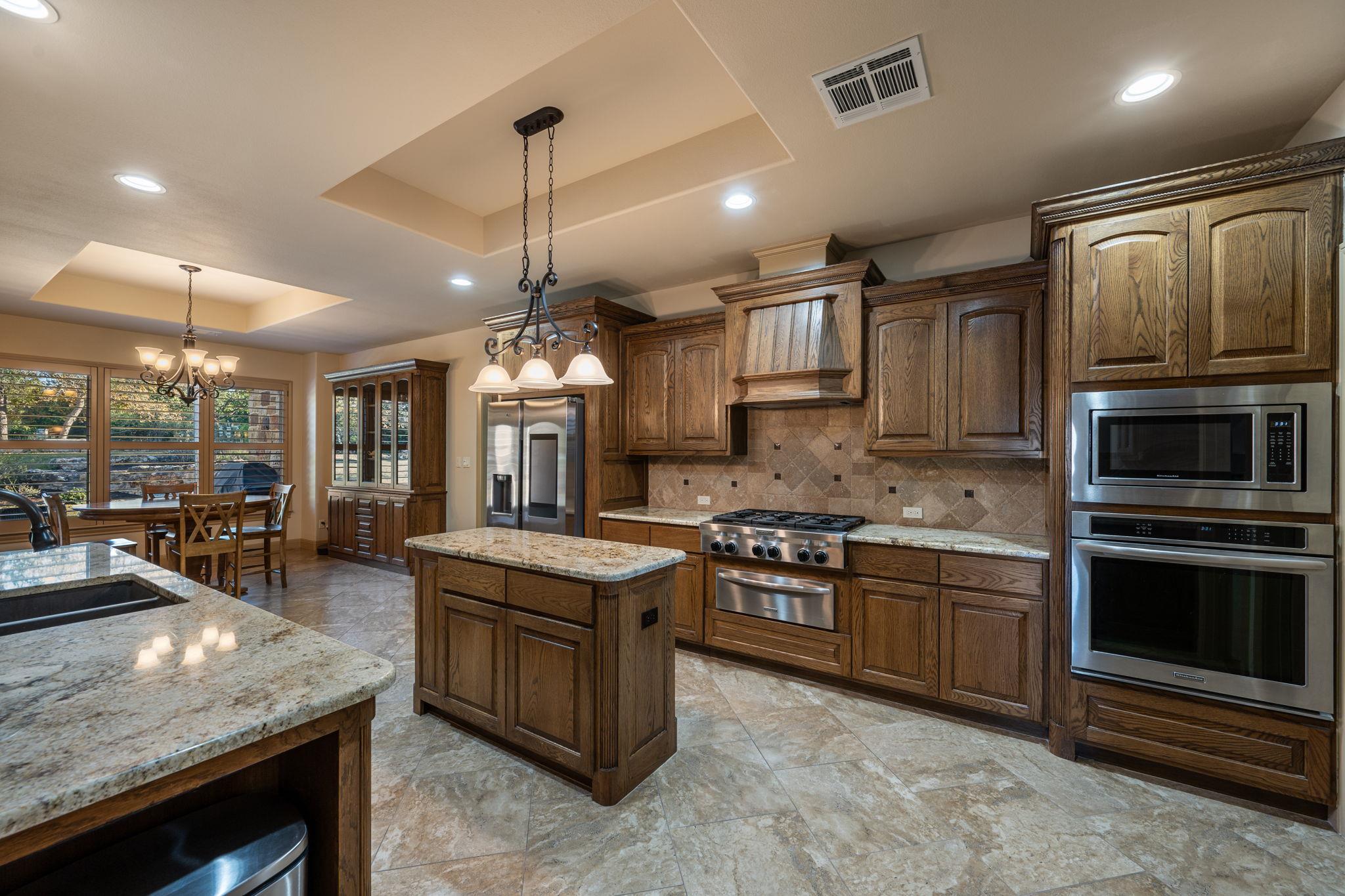 204 Overlook Ct, Georgetown, TX 78628