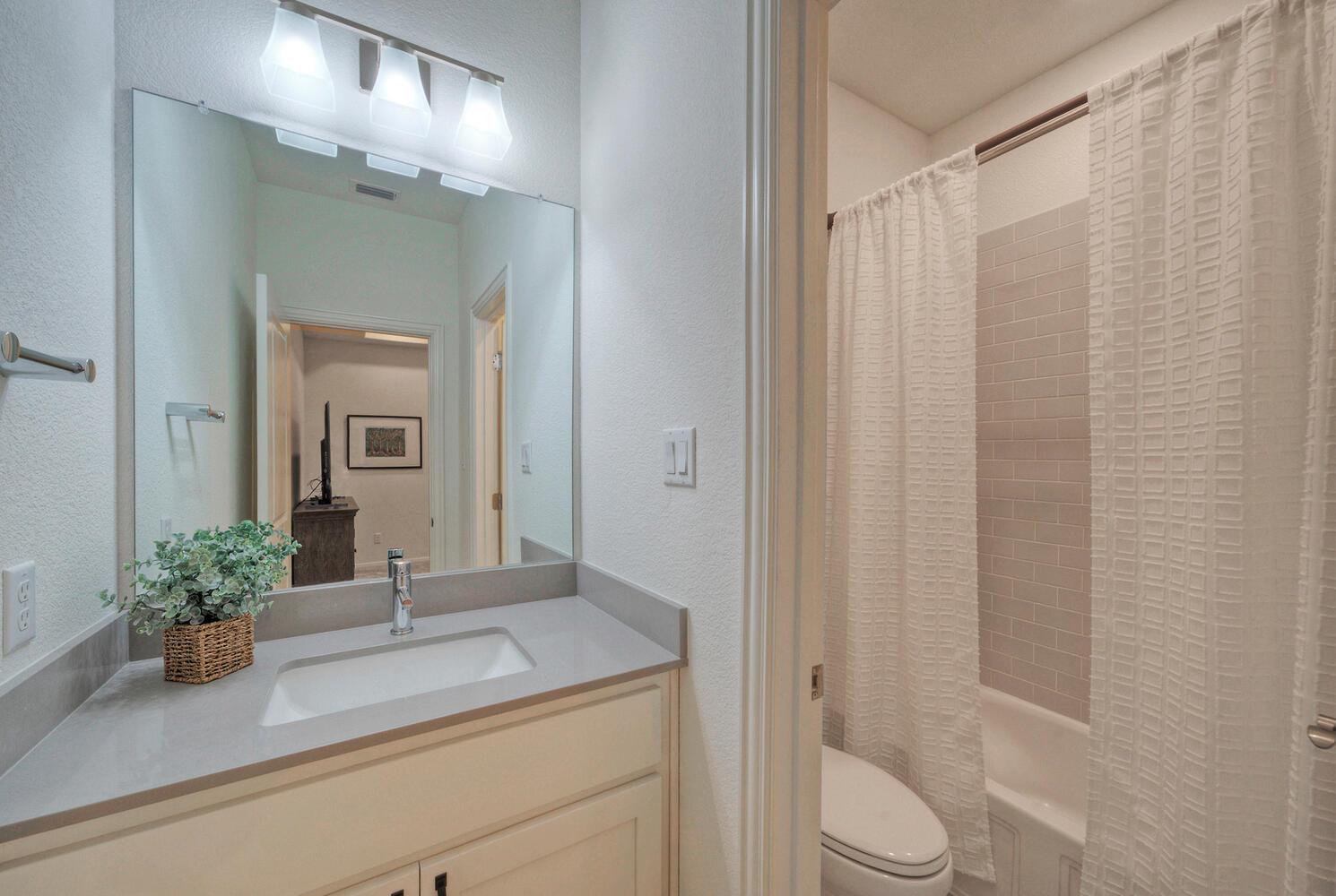 106 Cartwheel Bnd # 55, Austin, TX 78738