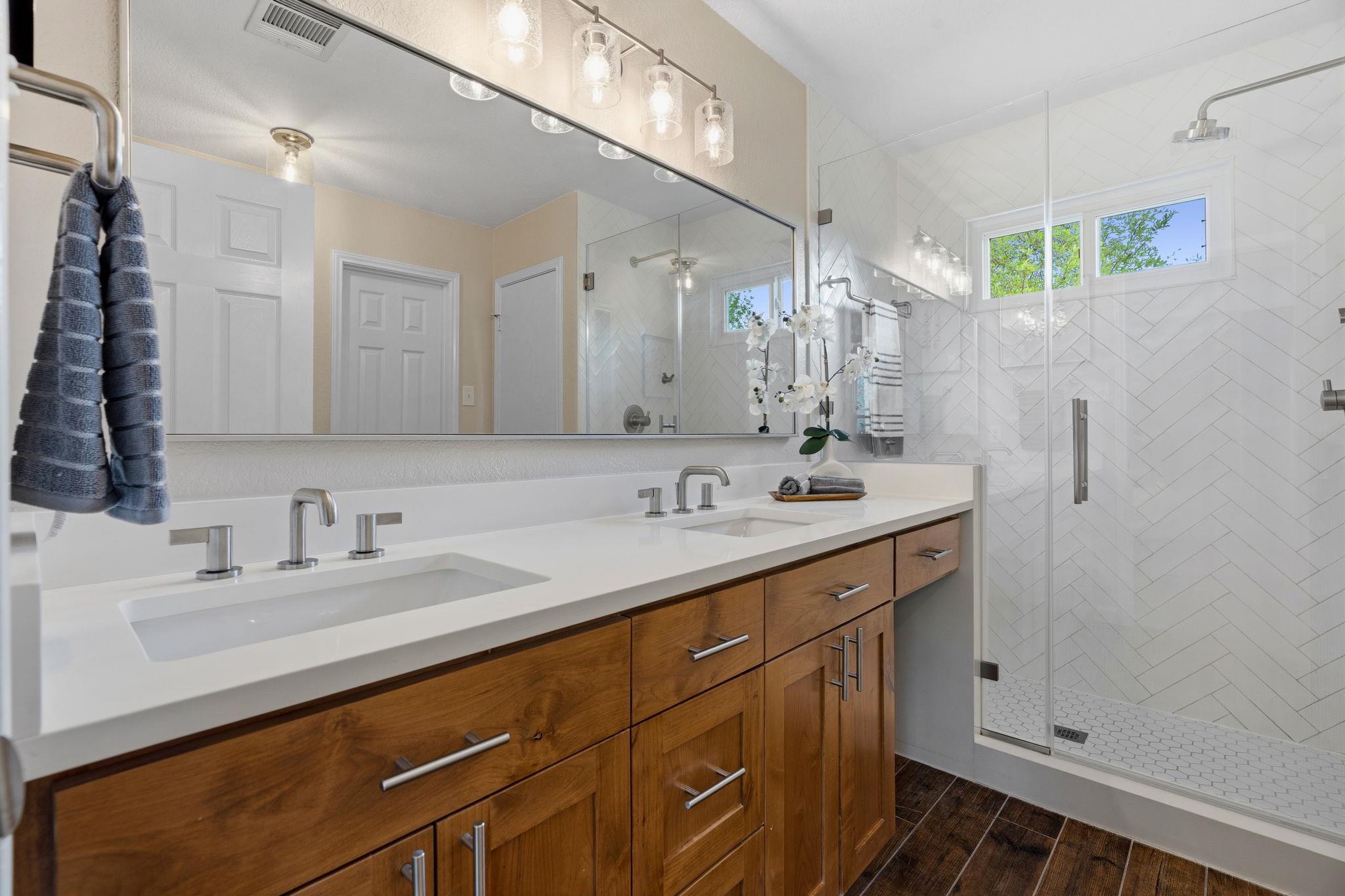 4515 Alta Loma Dr, Austin, TX 78749