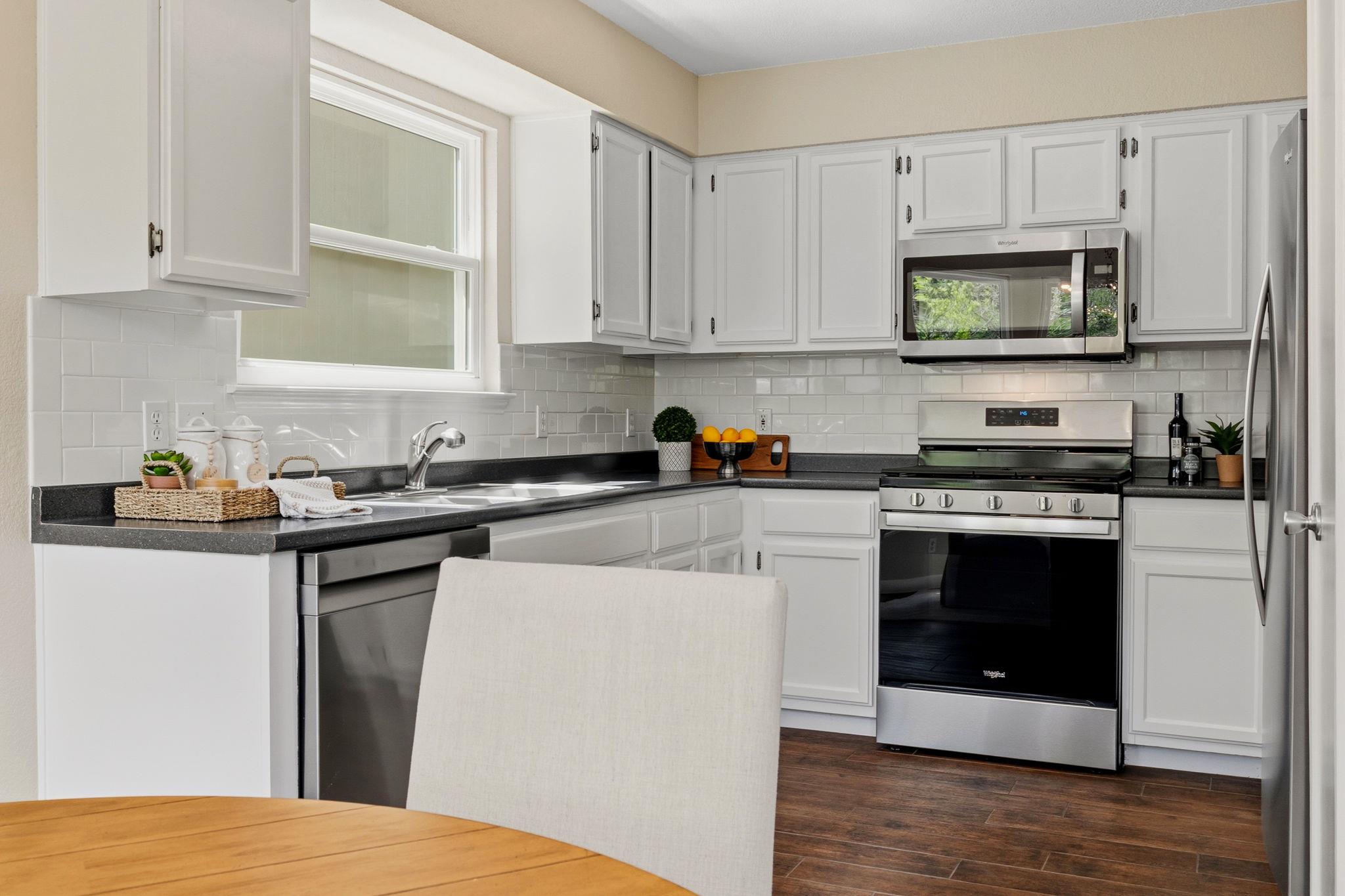 4515 Alta Loma Dr, Austin, TX 78749