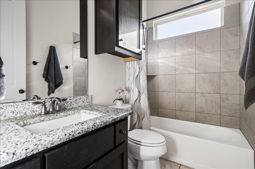 109 Pink Granite Blvd, Dripping Springs, TX 78620