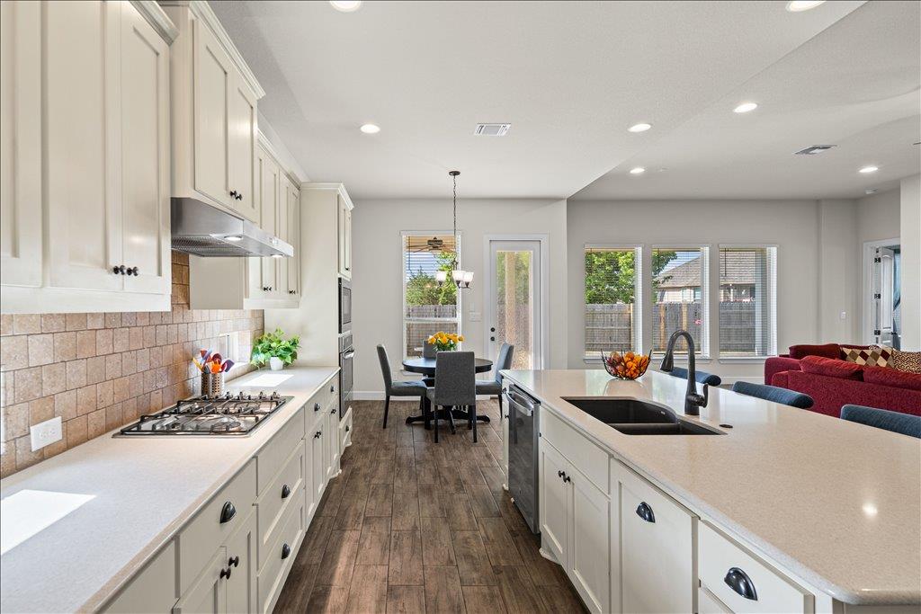 109 Pink Granite Blvd, Dripping Springs, TX 78620