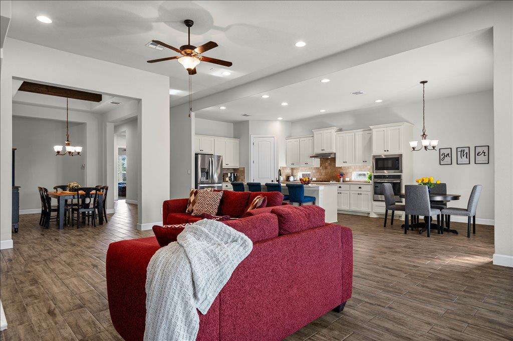 109 Pink Granite Blvd, Dripping Springs, TX 78620