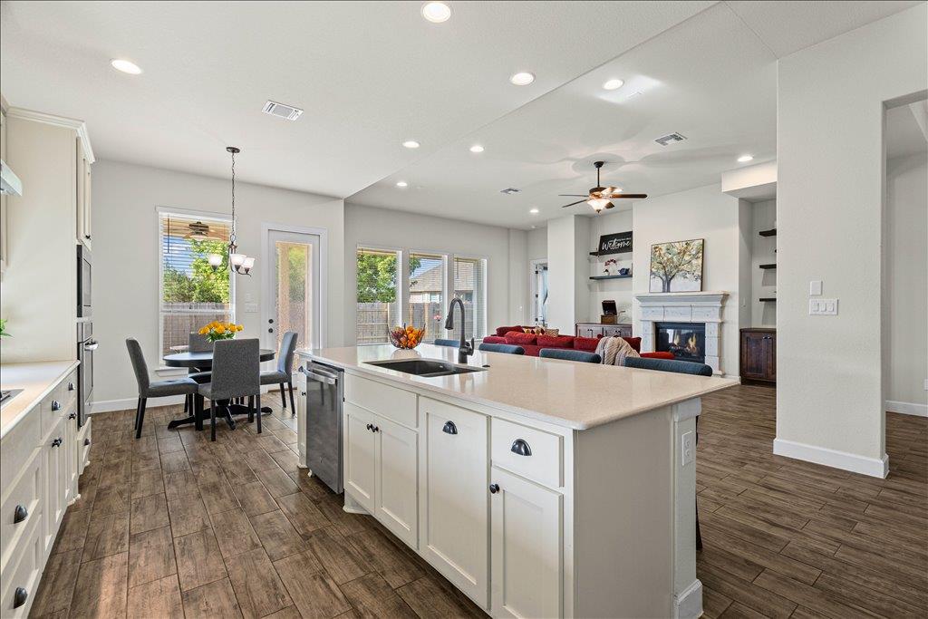 109 Pink Granite Blvd, Dripping Springs, TX 78620