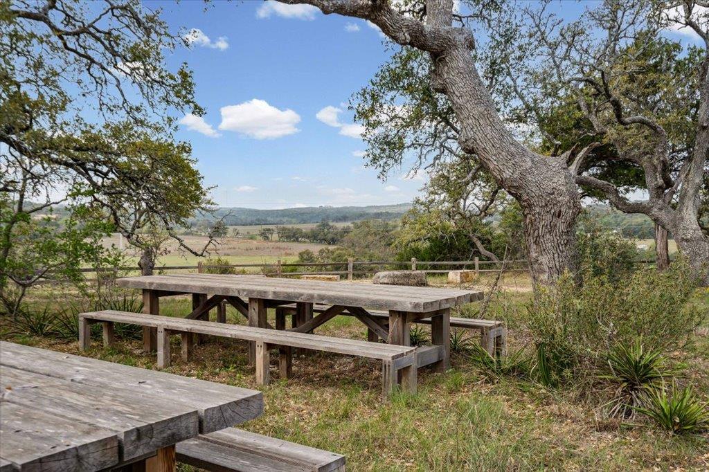 109 Pink Granite Blvd, Dripping Springs, TX 78620