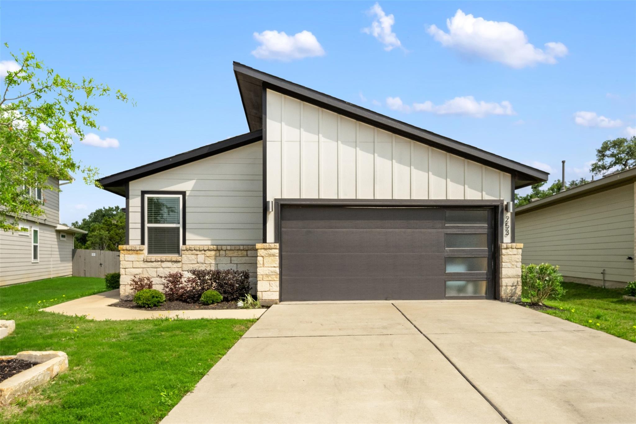 253 Deserti Rd, Leander, TX 78641