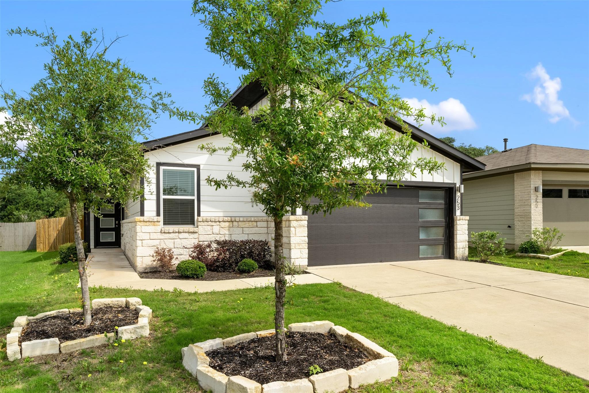 253 Deserti Rd, Leander, TX 78641