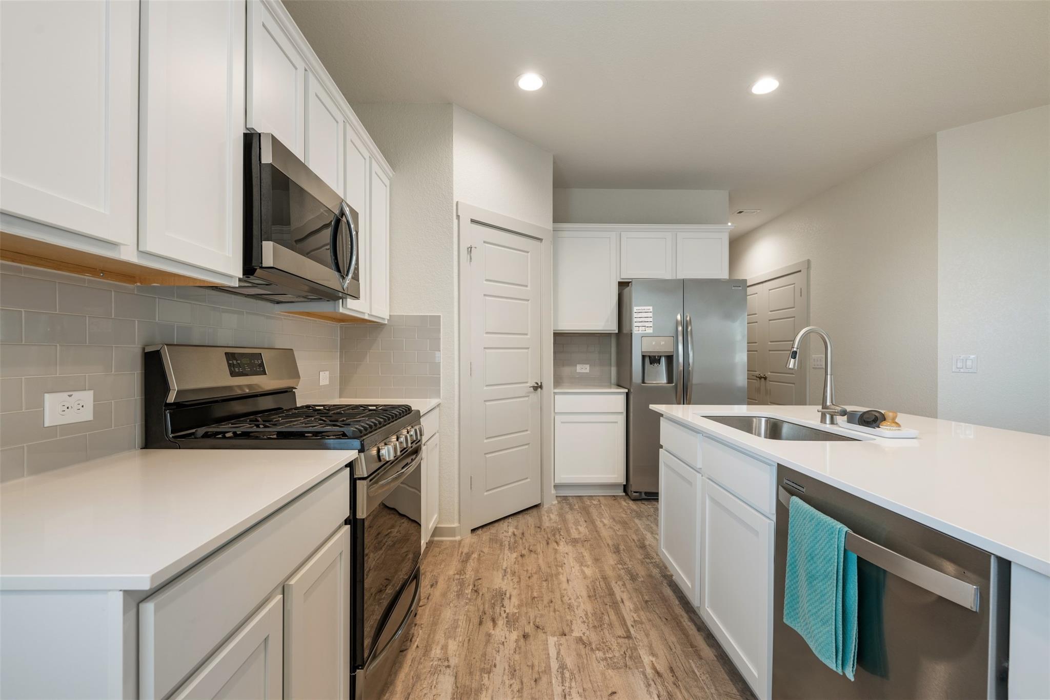 253 Deserti Rd, Leander, TX 78641