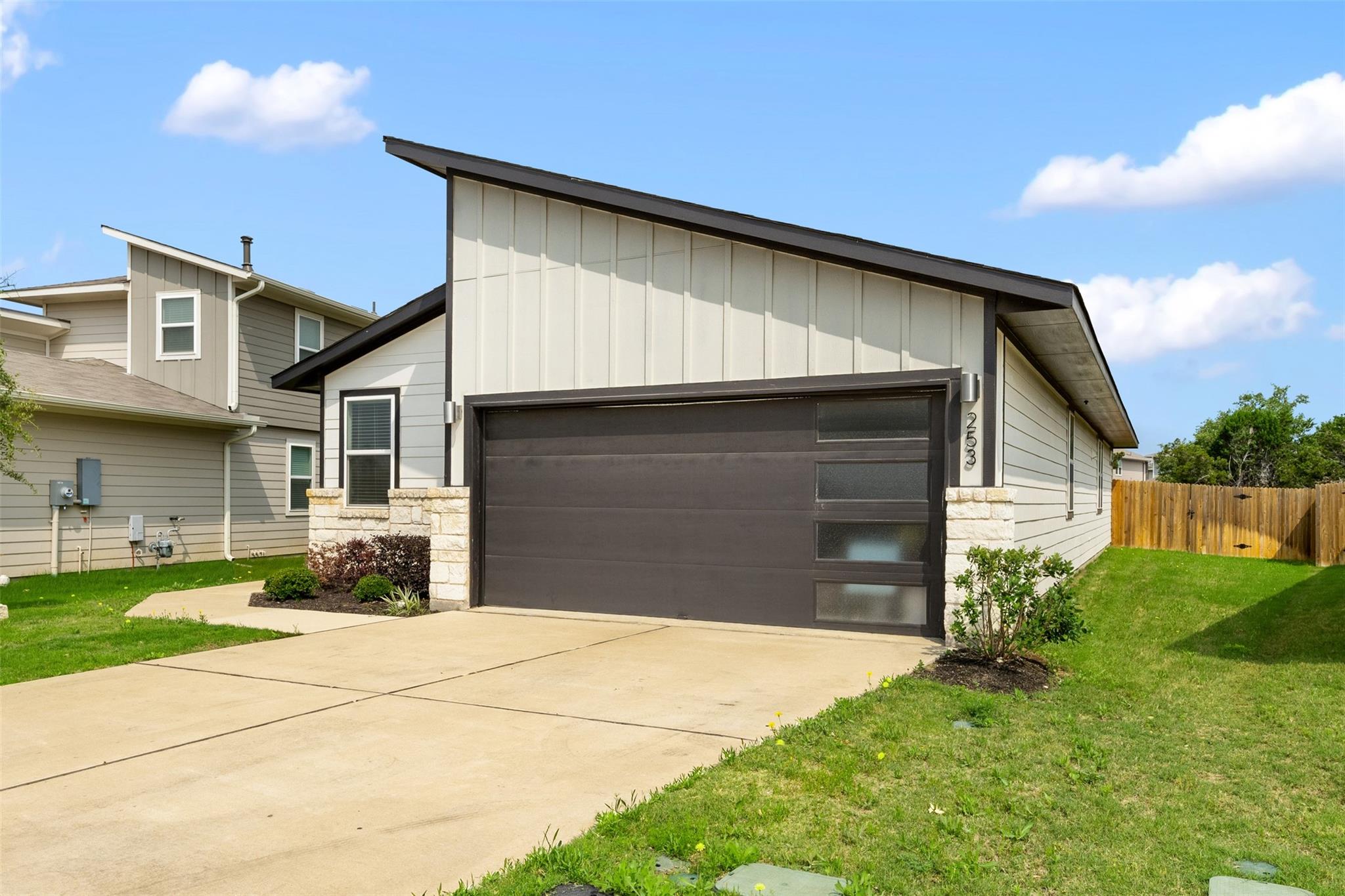 253 Deserti Rd, Leander, TX 78641