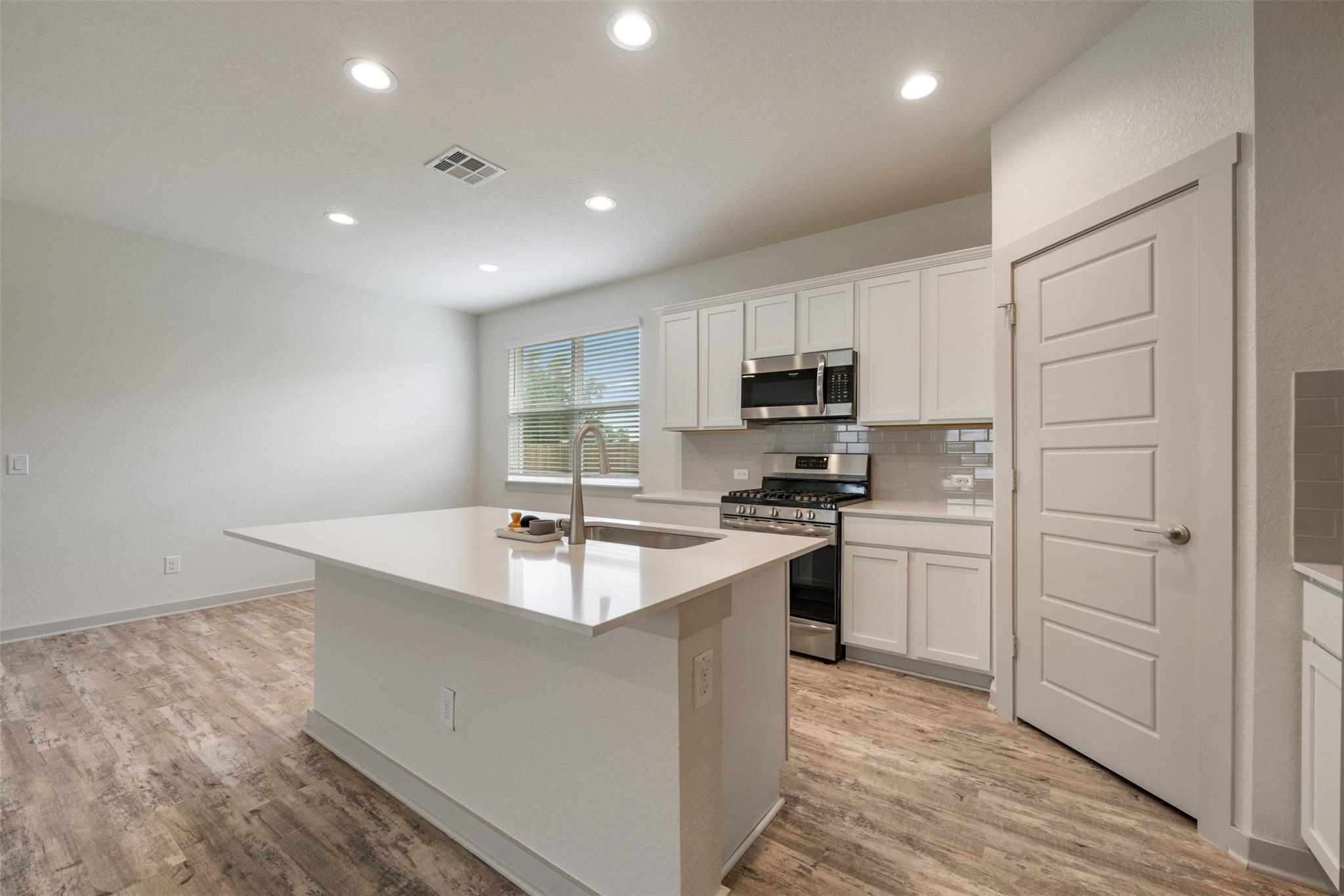 253 Deserti Rd, Leander, TX 78641