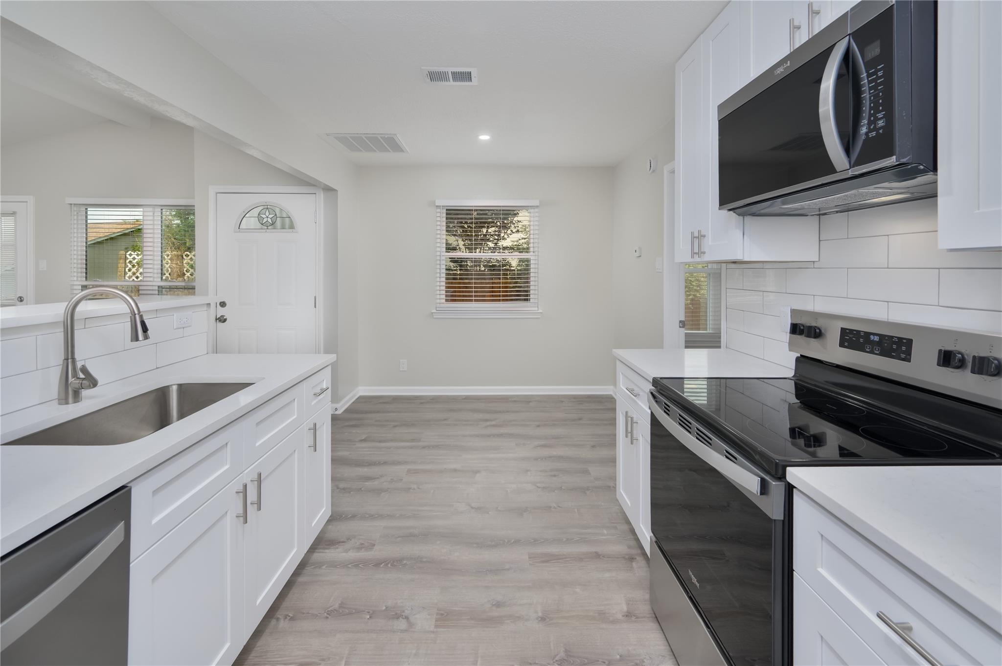 520 Cutty Trl # B, Lakeway, TX 78734