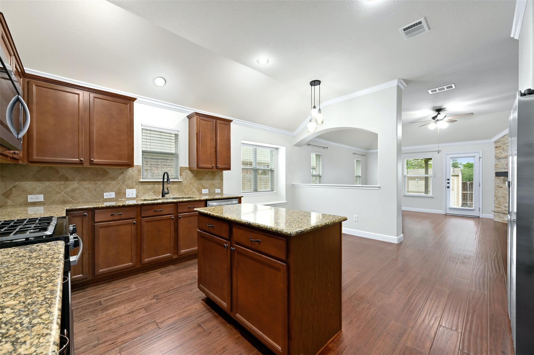 116 Wolf Creek Way, Round Rock, TX 78664