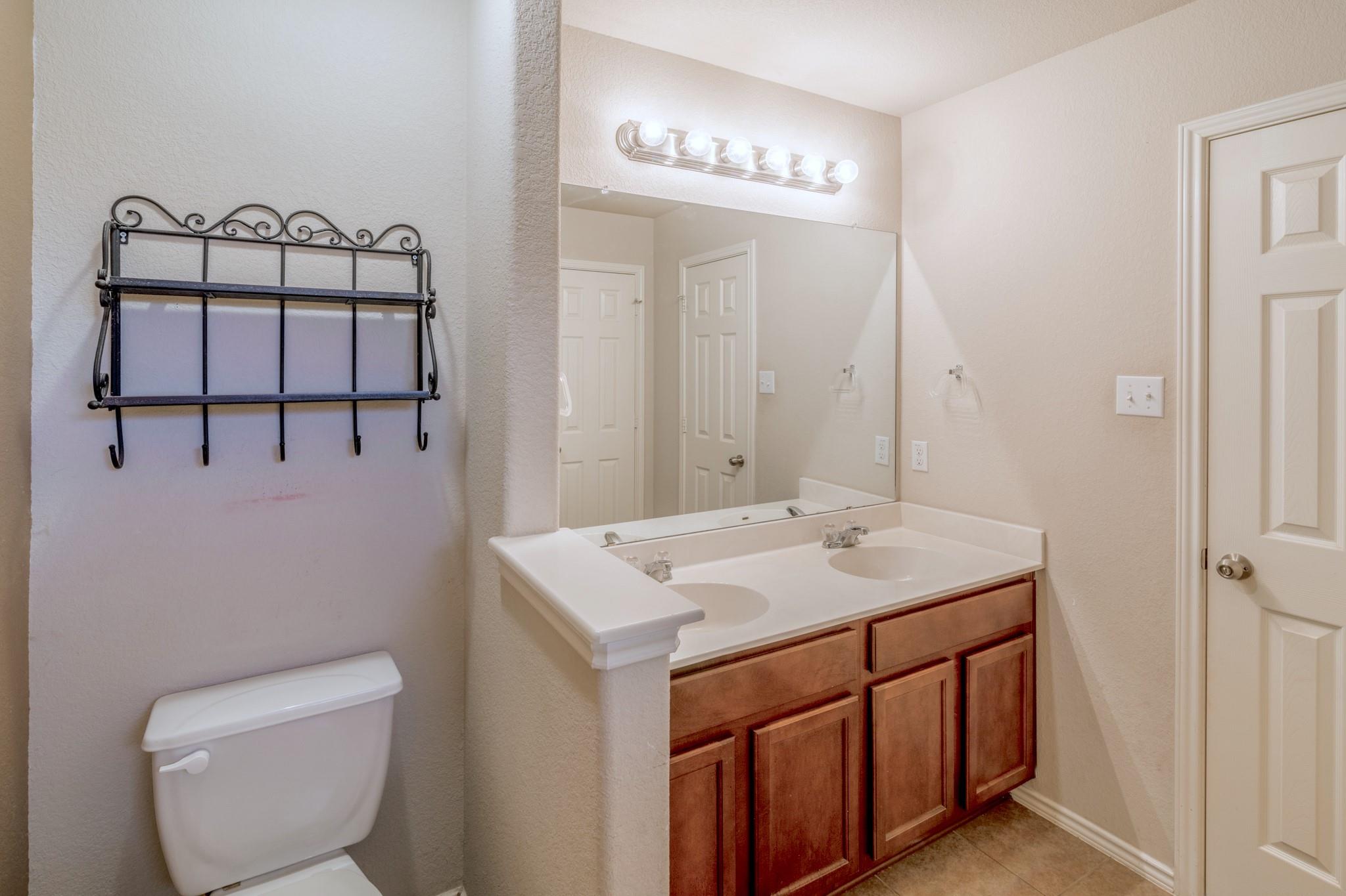 328 Baldwin St, Hutto, TX 78634