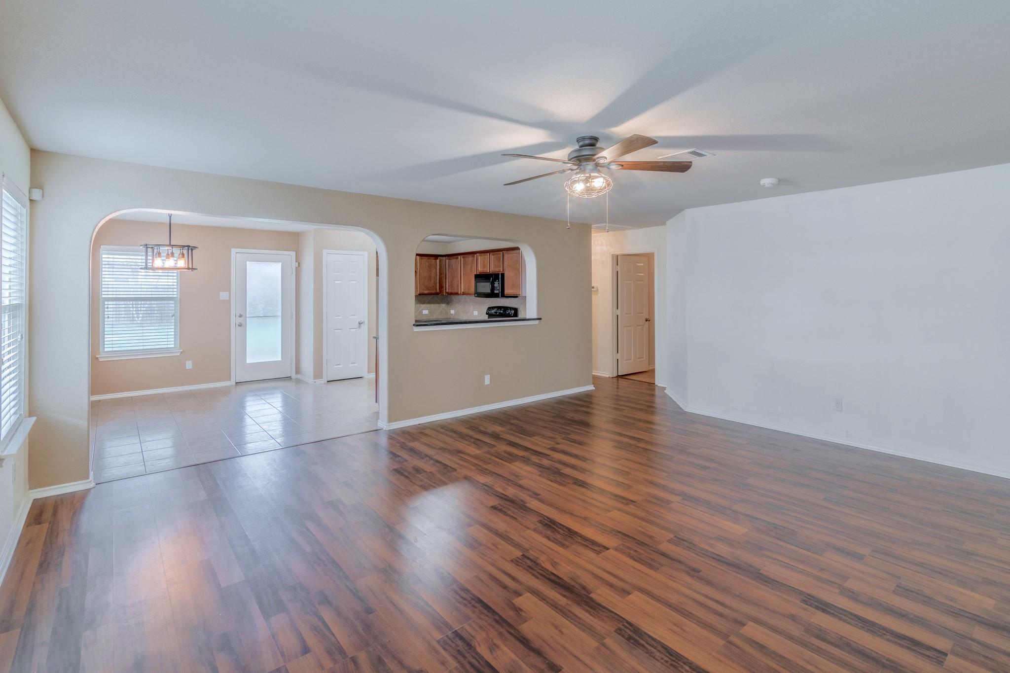 328 Baldwin St, Hutto, TX 78634