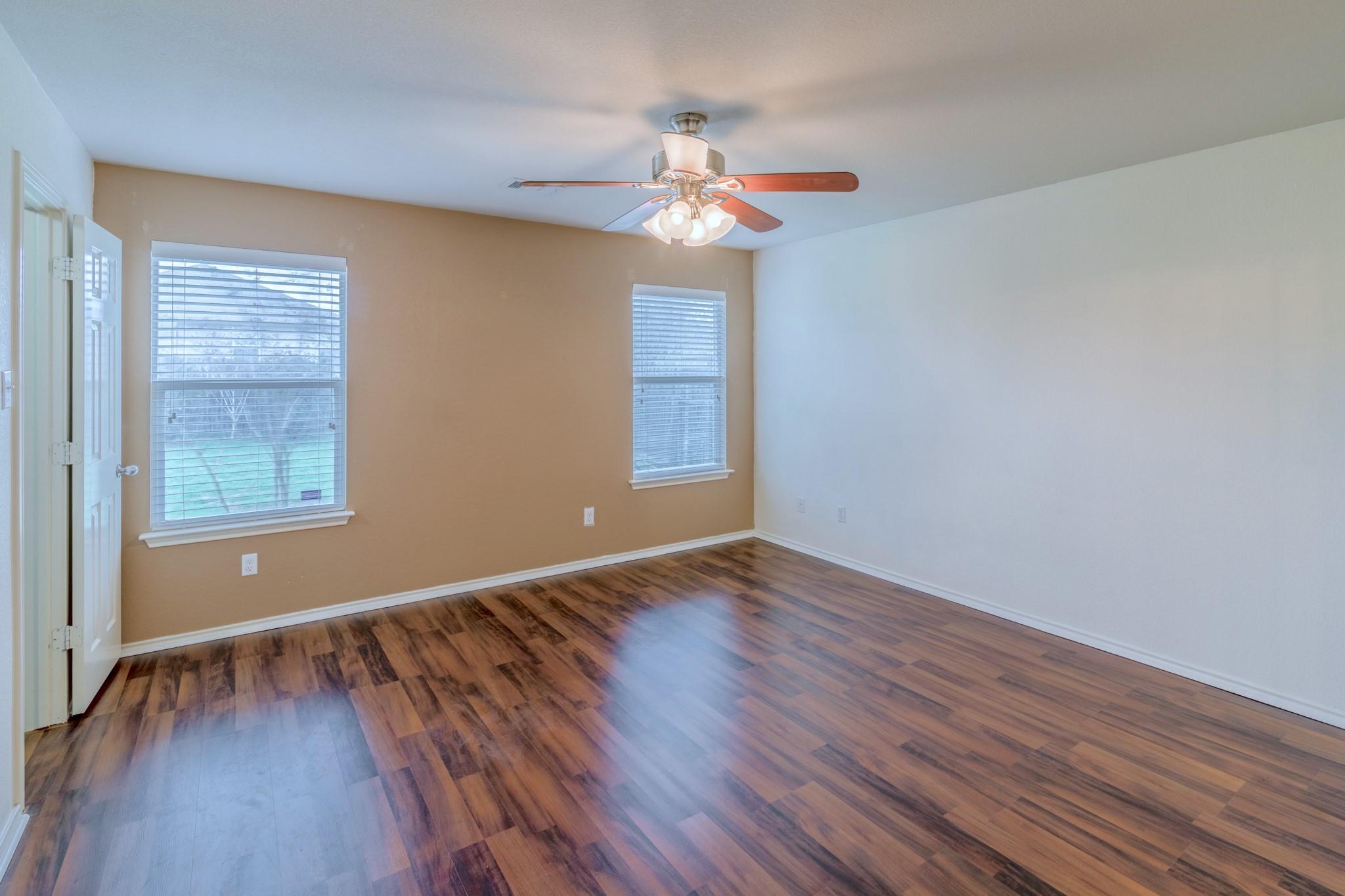 328 Baldwin St, Hutto, TX 78634