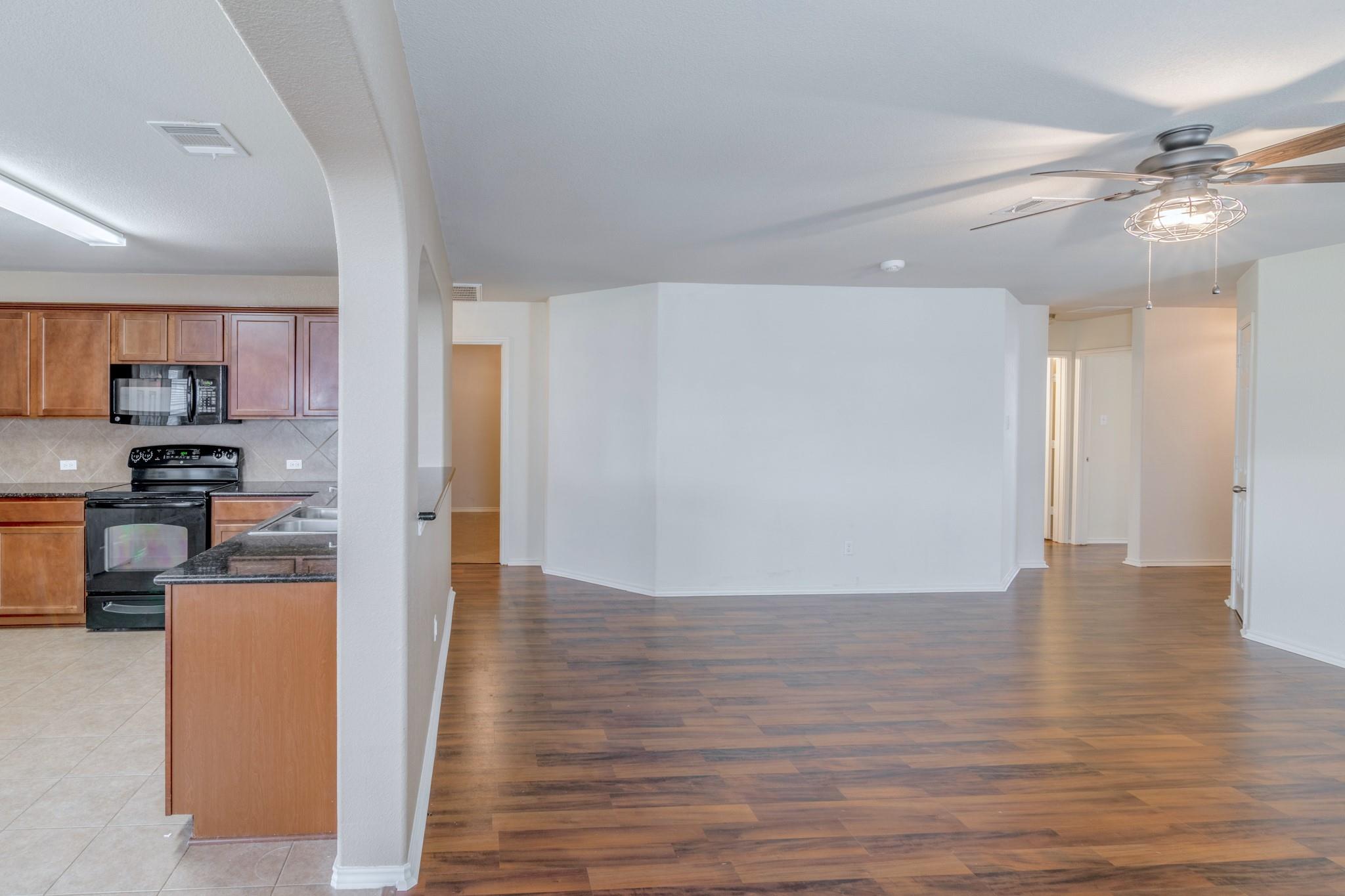 328 Baldwin St, Hutto, TX 78634